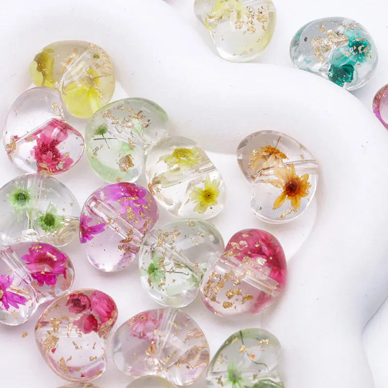 FS4262- Loving - Heart Dried - Flower Resin Beads 20mm For DIY Projects Zoe's DIY Shop
