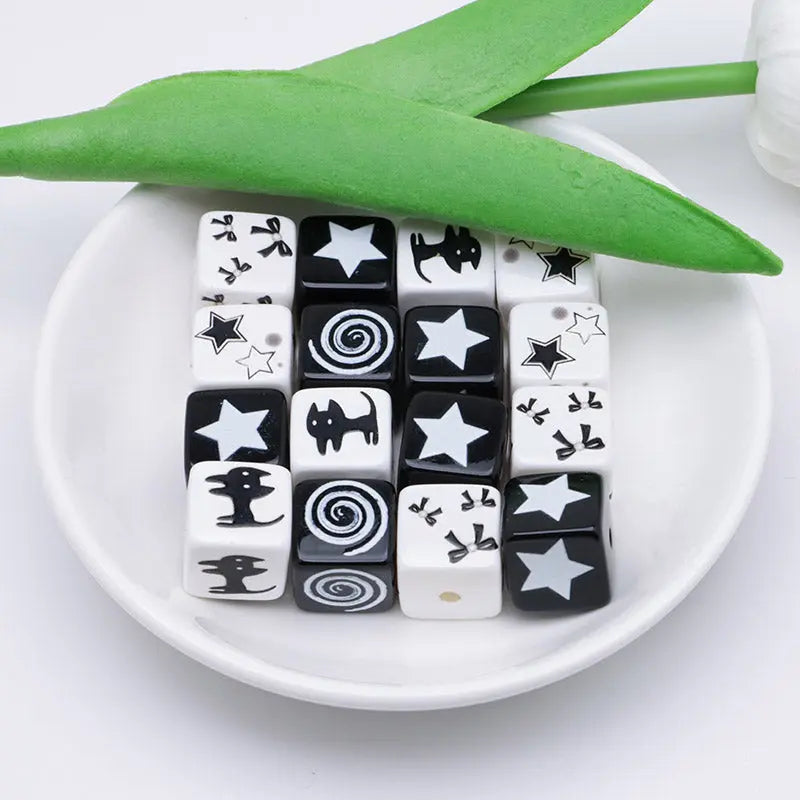 FS5127- 15mm Mixed Black And White Cubes Beads Zoe's DIY Shop