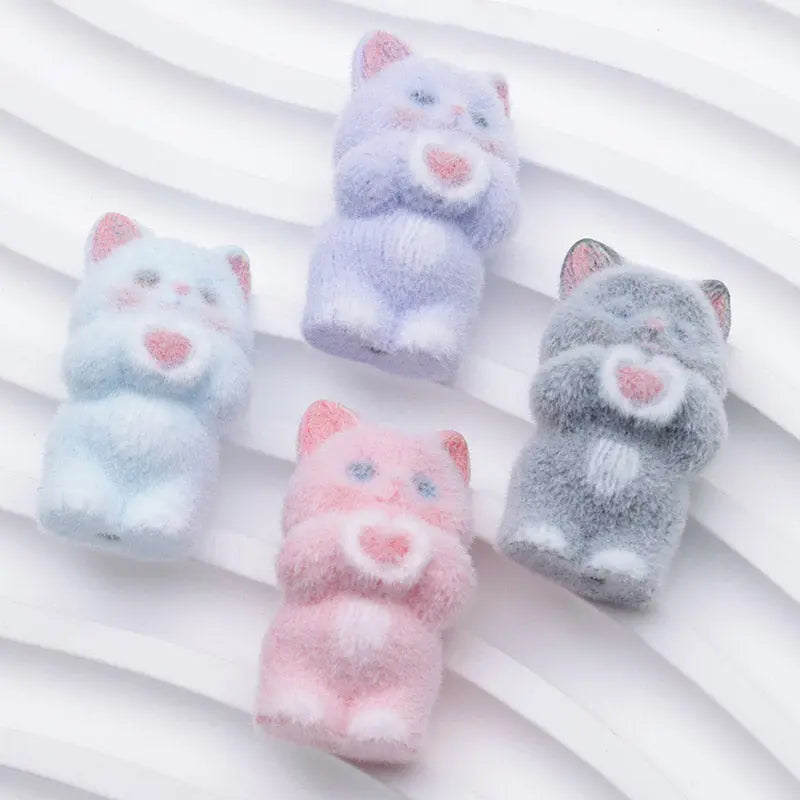 FS5209- Cat Holding A Loving Heart Flocked Three-Dimensional Beads Zoe's DIY Shop