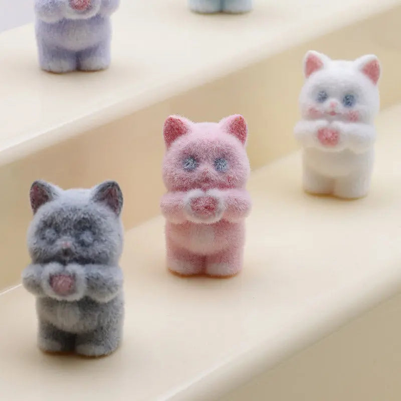 FS5209- Cat Holding A Loving Heart Flocked Three-Dimensional Beads Zoe's DIY Shop