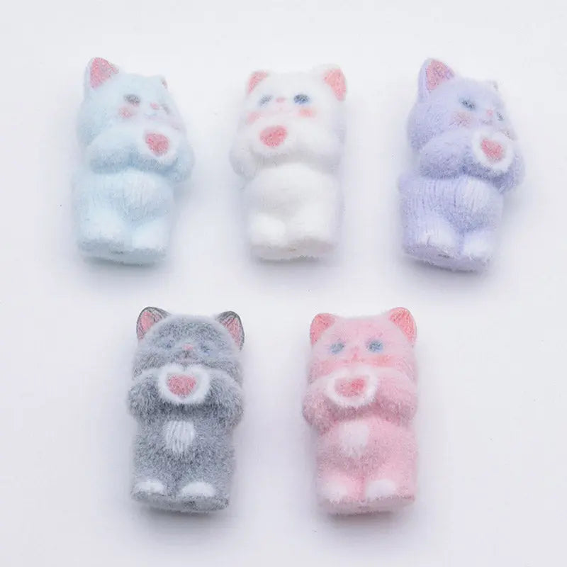 FS5209- Cat Holding A Loving Heart Flocked Three-Dimensional Beads Zoe's DIY Shop