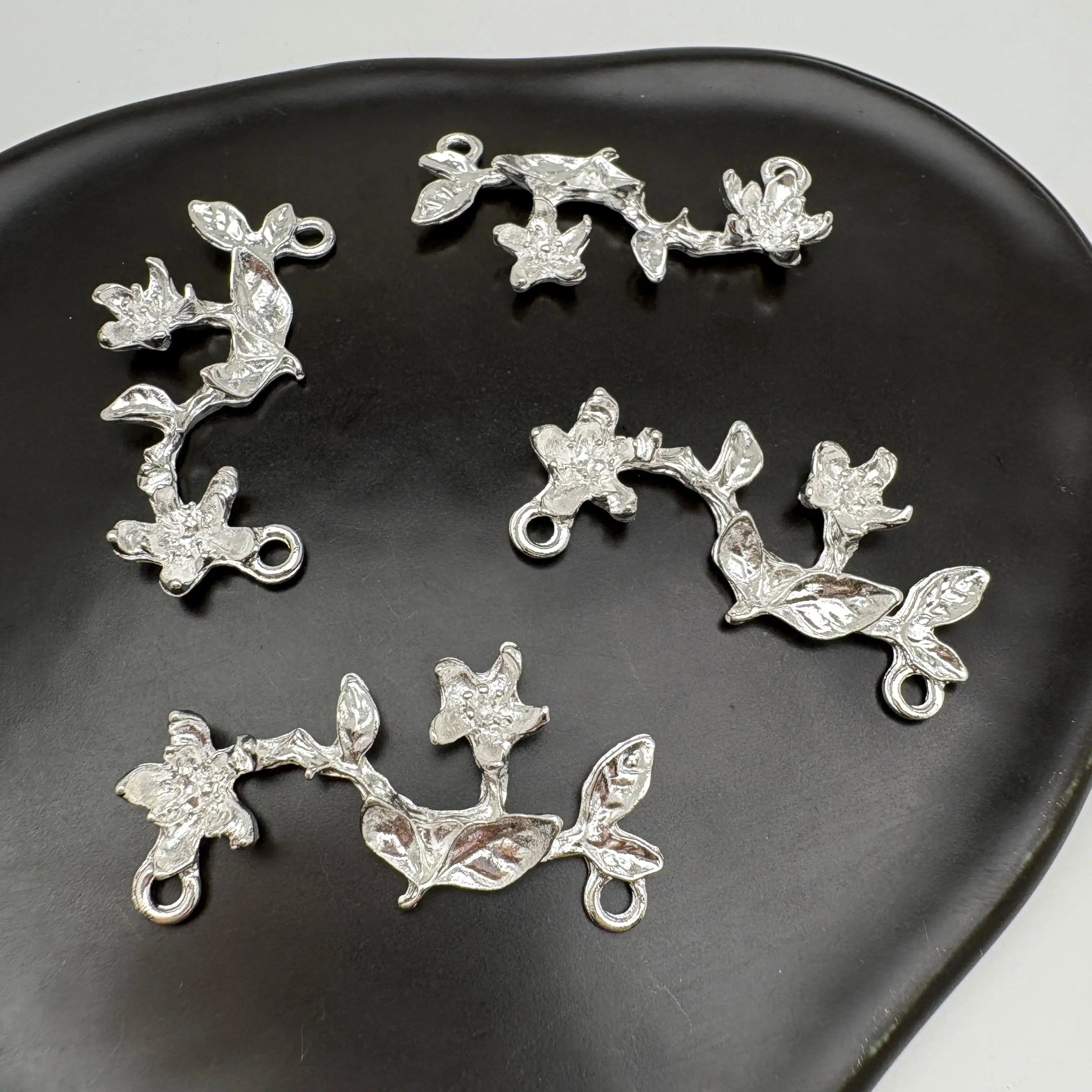 FS5384-44mm Double-hole Metal Flowers Zoe's DIY Shop