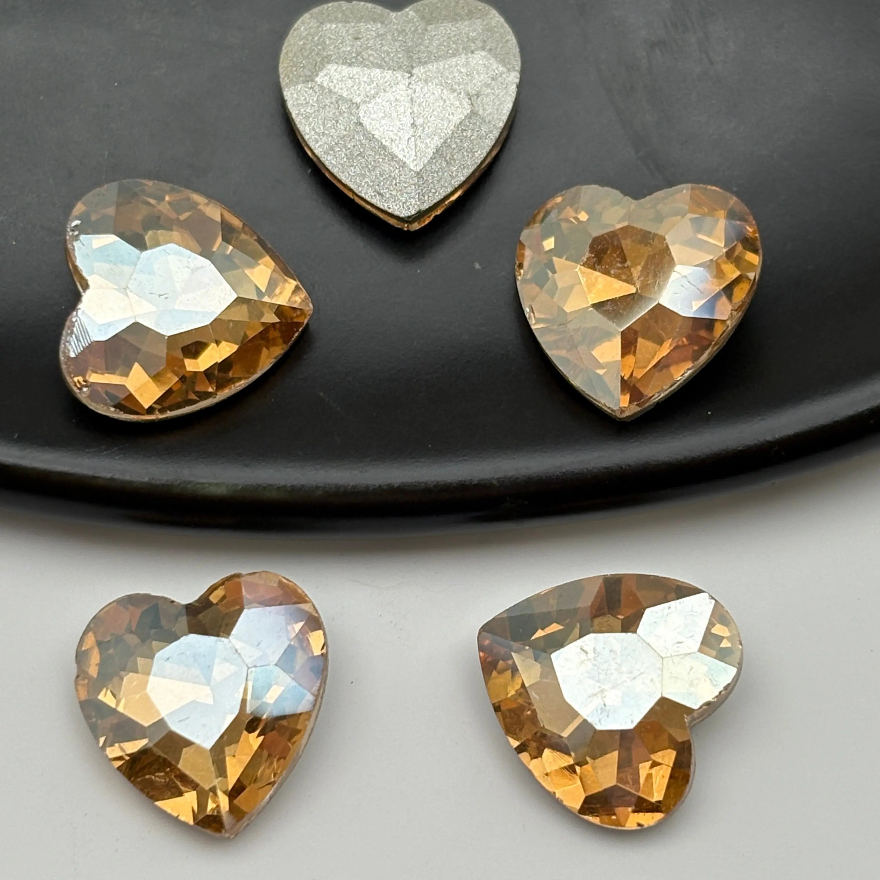 FS5401- 12mm Heart Crystal Diamonds Loving Heart With Pointed Bottom Diamonds For DIY Project Zoe's DIY Shop