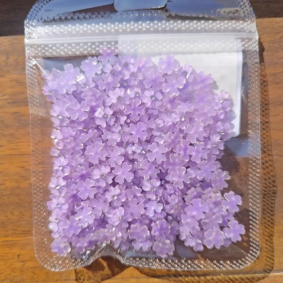 FS5711-8.3MM Four-Petals Heart Flower Charms With Diamonds Zoe DIY Wholesale