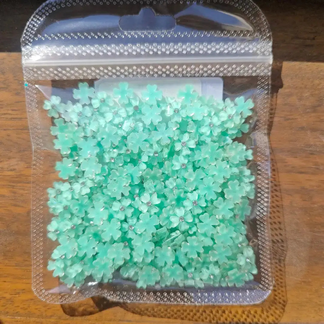 FS5711-8.3MM Four-Petals Heart Flower Charms With Diamonds Zoe DIY Wholesale