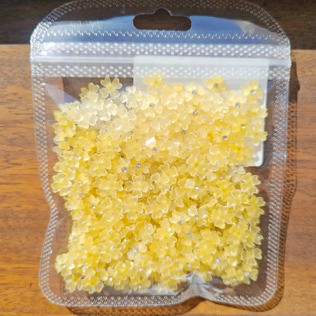 FS5711-8.3MM Four-Petals Heart Flower Charms With Diamonds Zoe DIY Wholesale