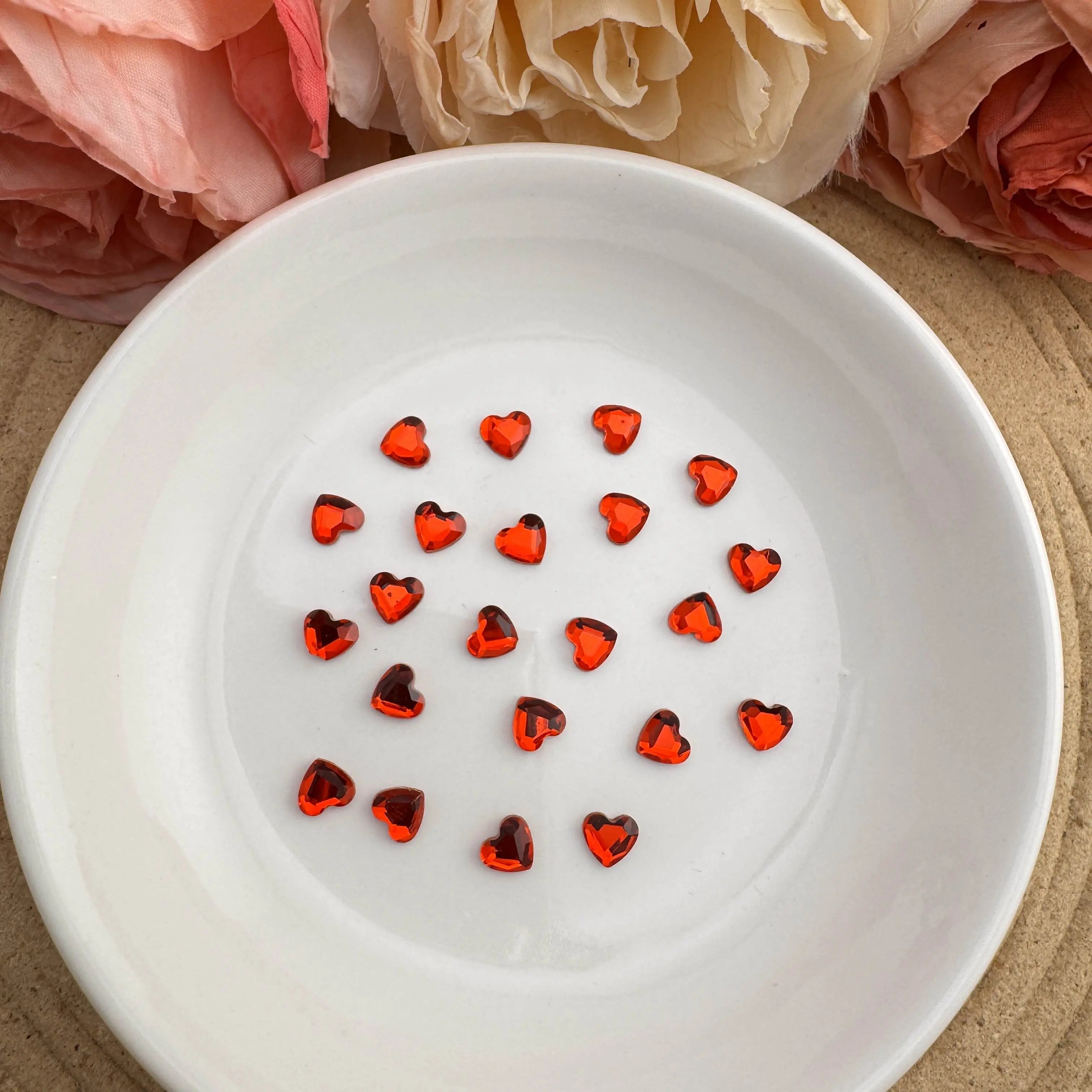 FS6555-About 6mm Crystal Heart Nail Charms For Making Nail Art Fancy Beads Pens Zoe DIY Wholesale