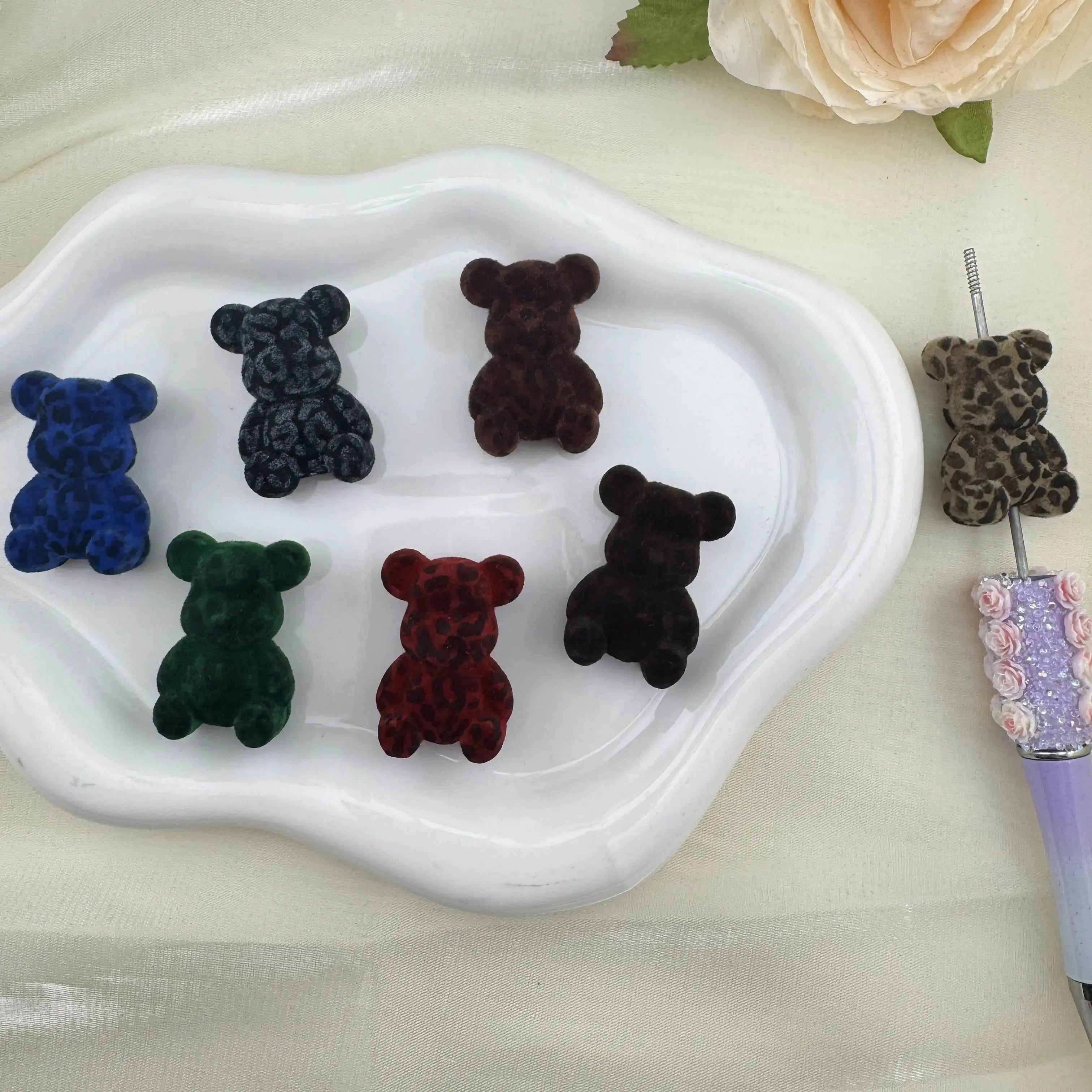 FS6893-About 33×23mm Random Mixed Dark Color Bear Flocked Acrylic Beads for DIY Jewelry Making Bracelet Necklace Crafts Zoe DIY Wholesale