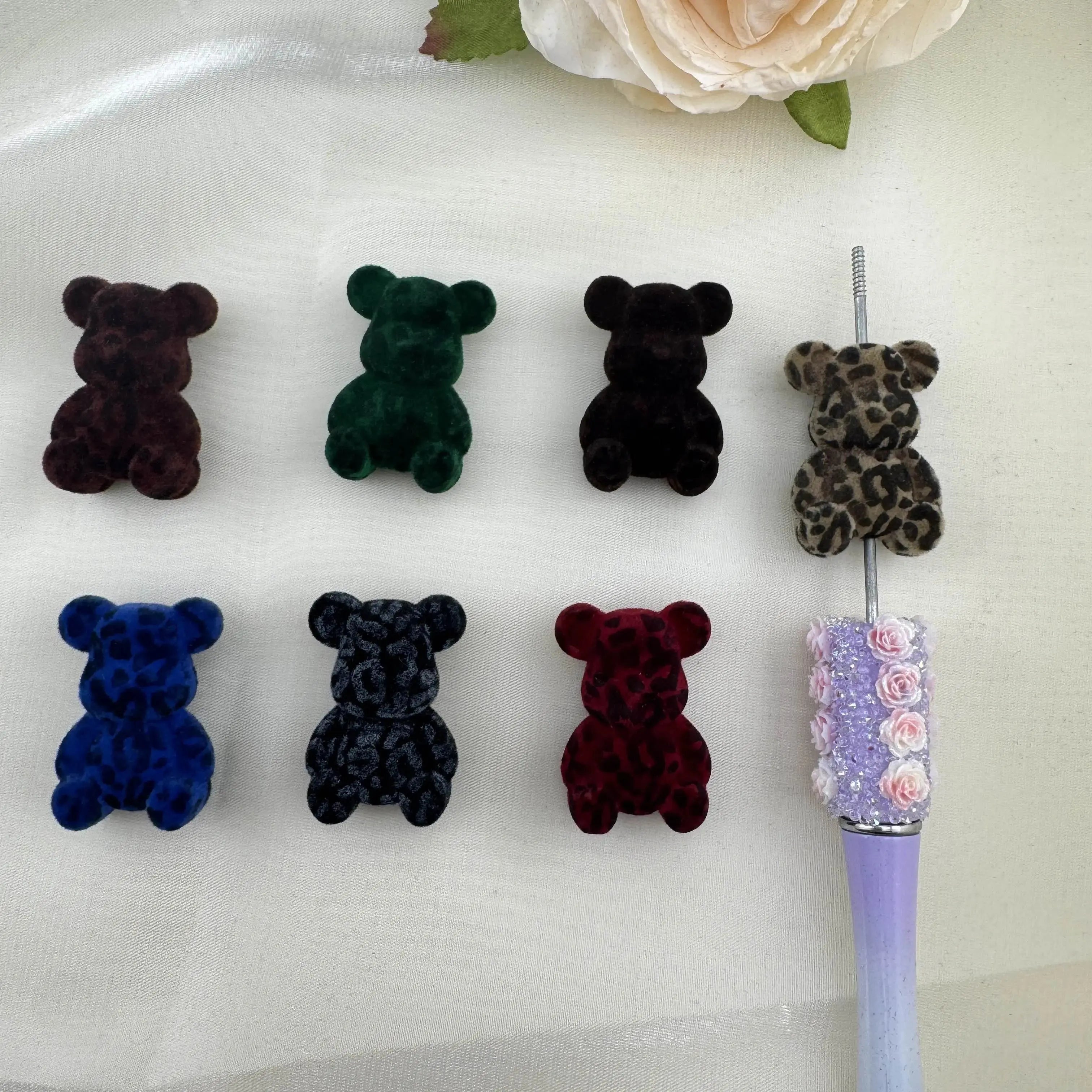 FS6893-About 33×23mm Random Mixed Dark Color Bear Flocked Acrylic Beads for DIY Jewelry Making Bracelet Necklace Crafts Zoe DIY Wholesale