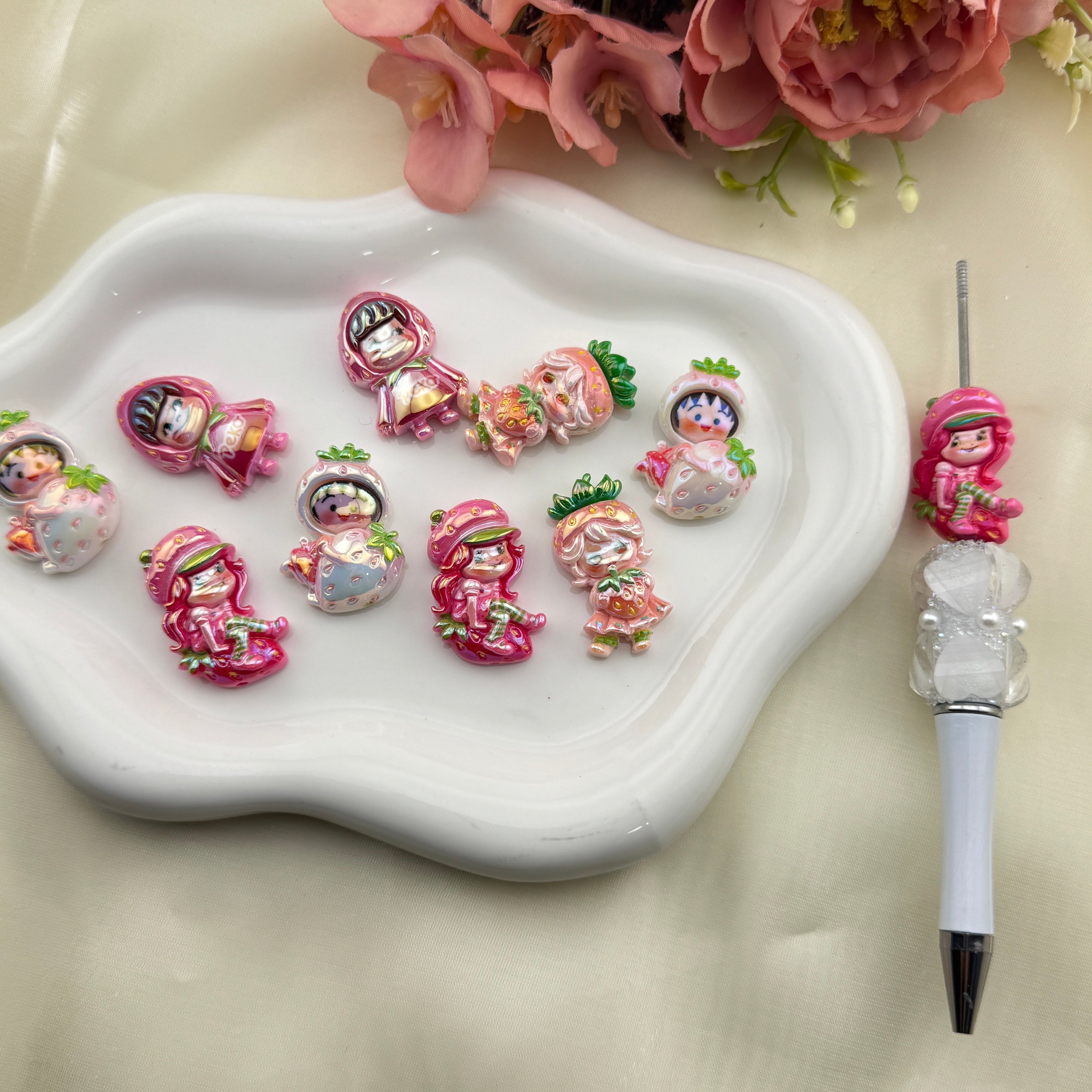 FS6728-UV Coating Strawberry Girl Resin Beads Zoe's DIY Shop