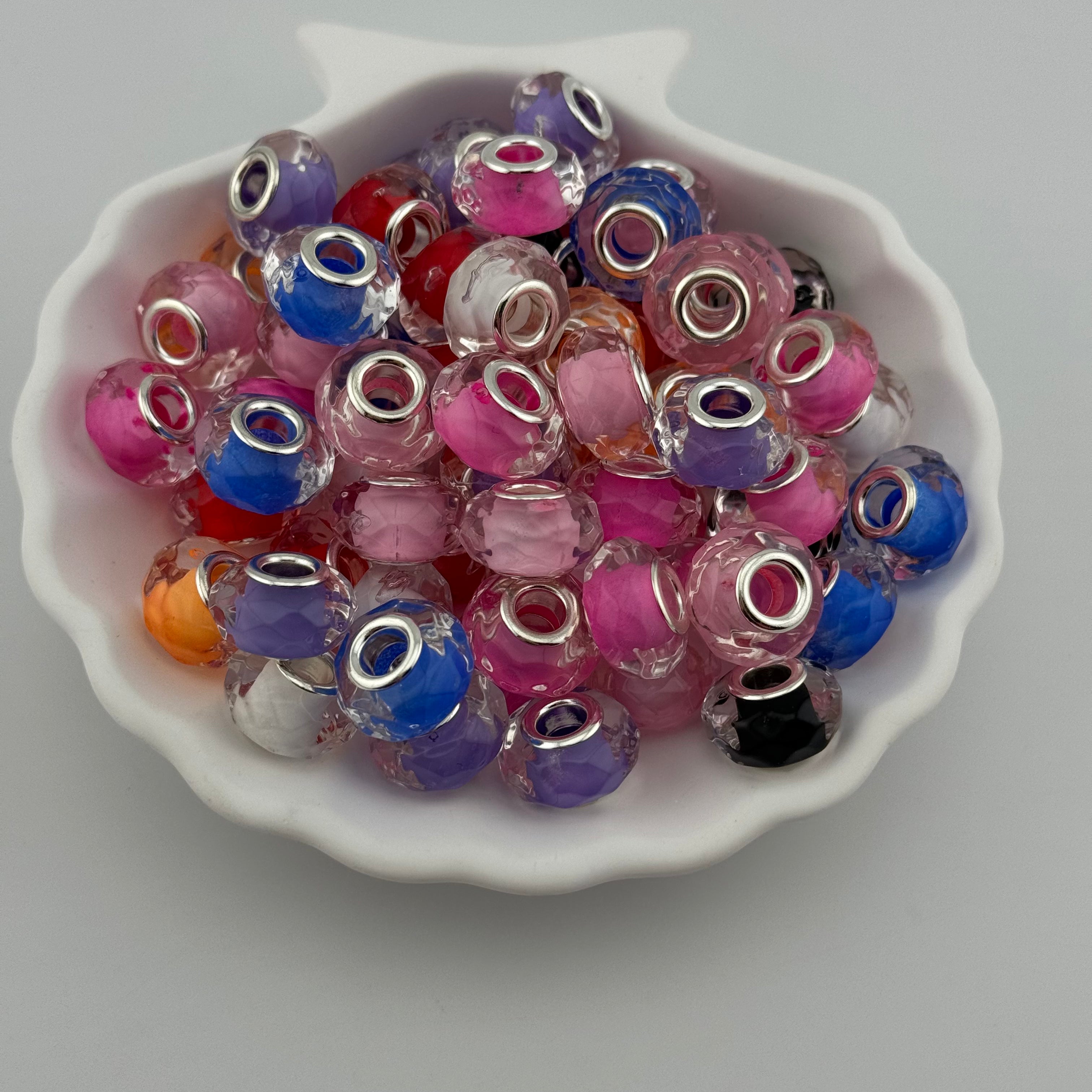 50 Pieces Mixed Color UV Shiny Resin Spacers