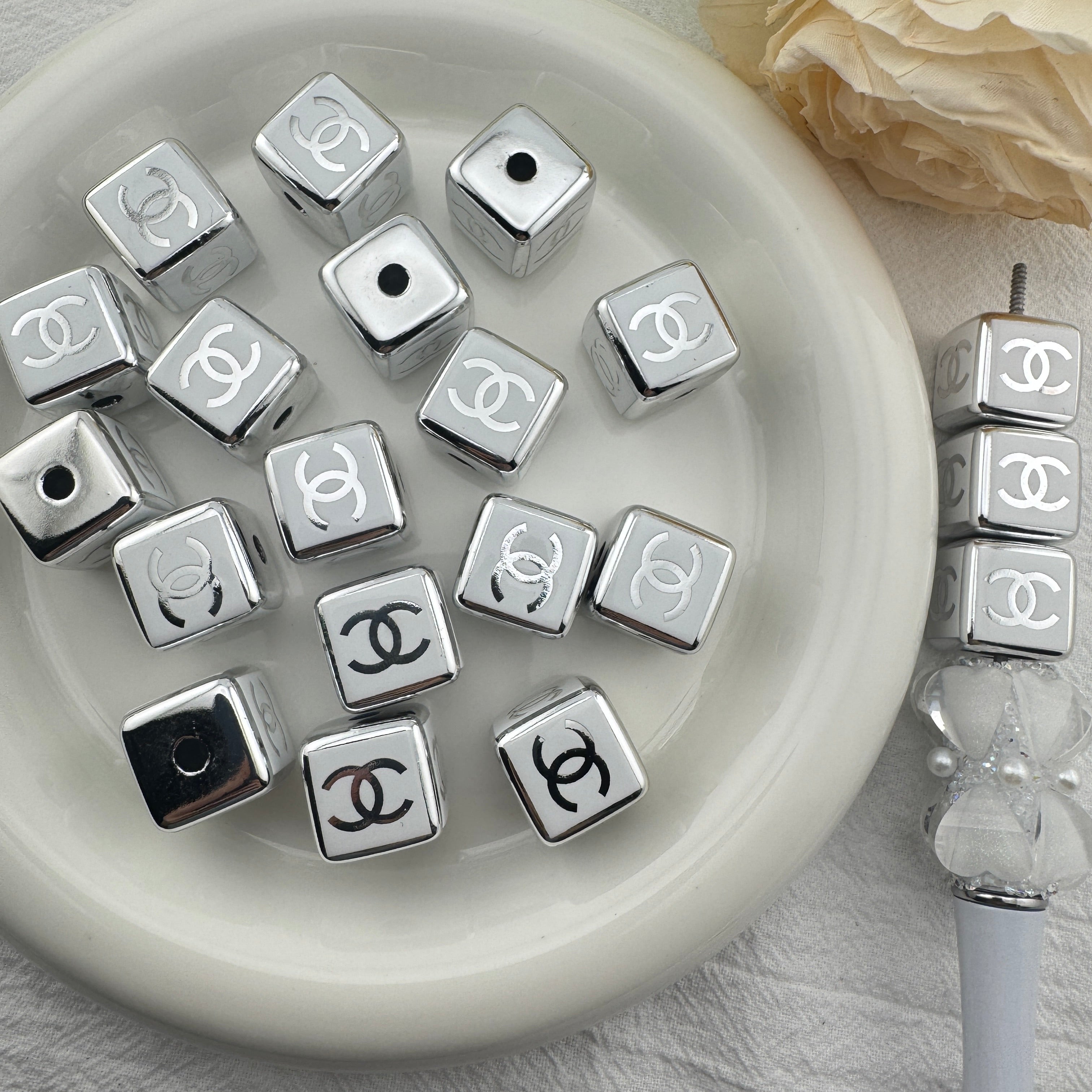 FS6704-16mm Sliver Metallic UV Coating Acrylic Cube Beads Zoe's DIY Shop