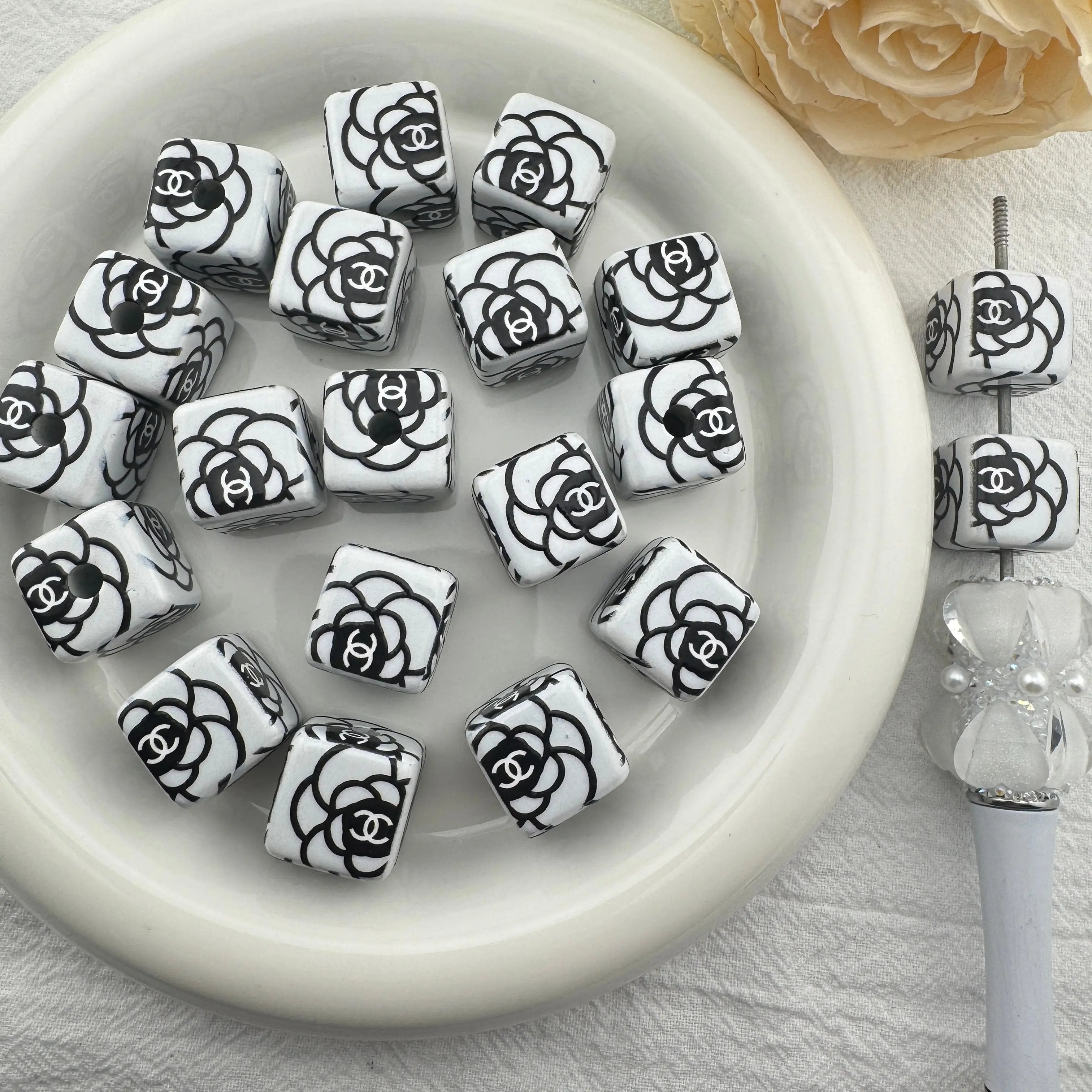 FS6705-16mm Acrylic Cube Beads Zoe's DIY Shop