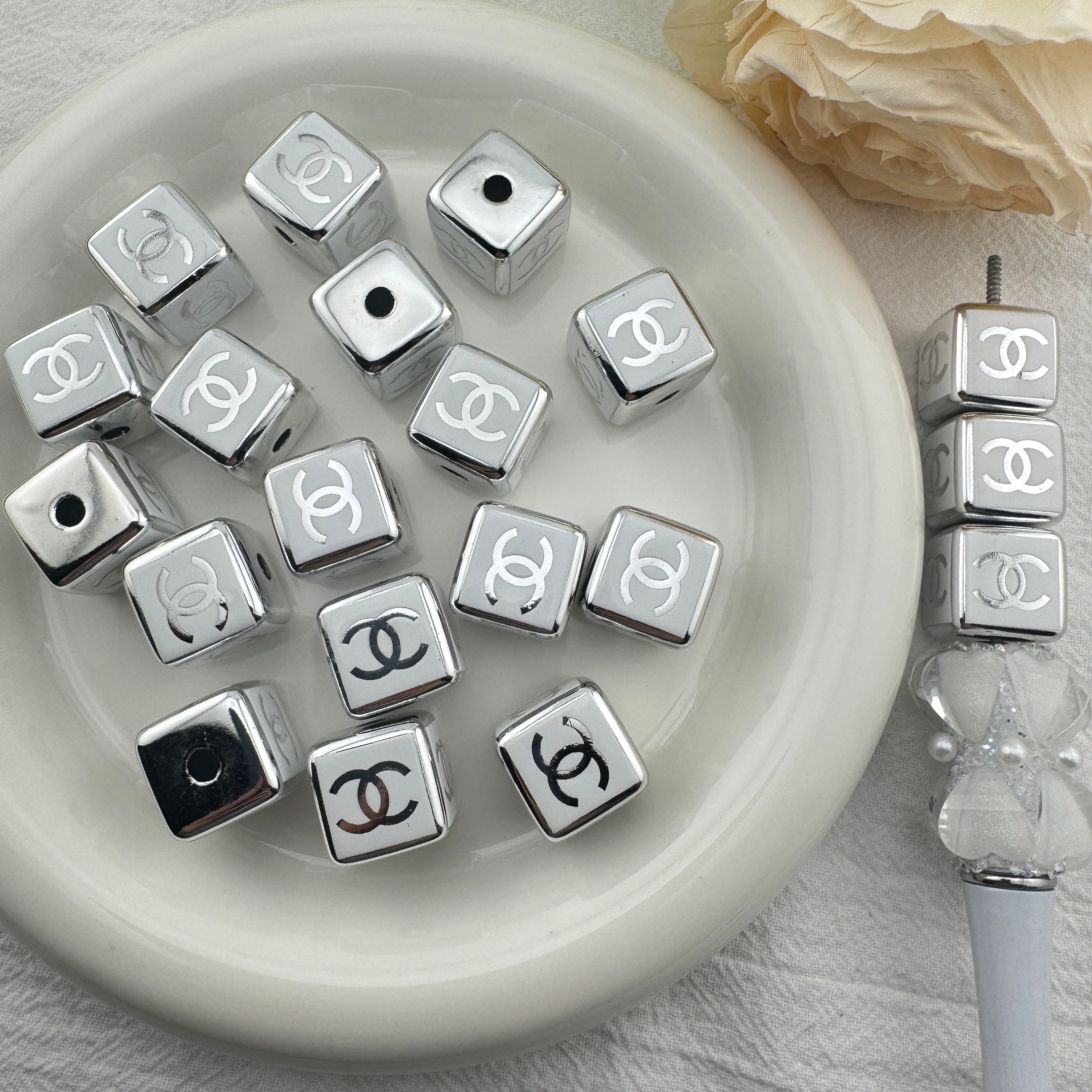 FS6704-16mm Sliver Metallic UV Coating Acrylic Cube Beads Zoe's DIY Shop