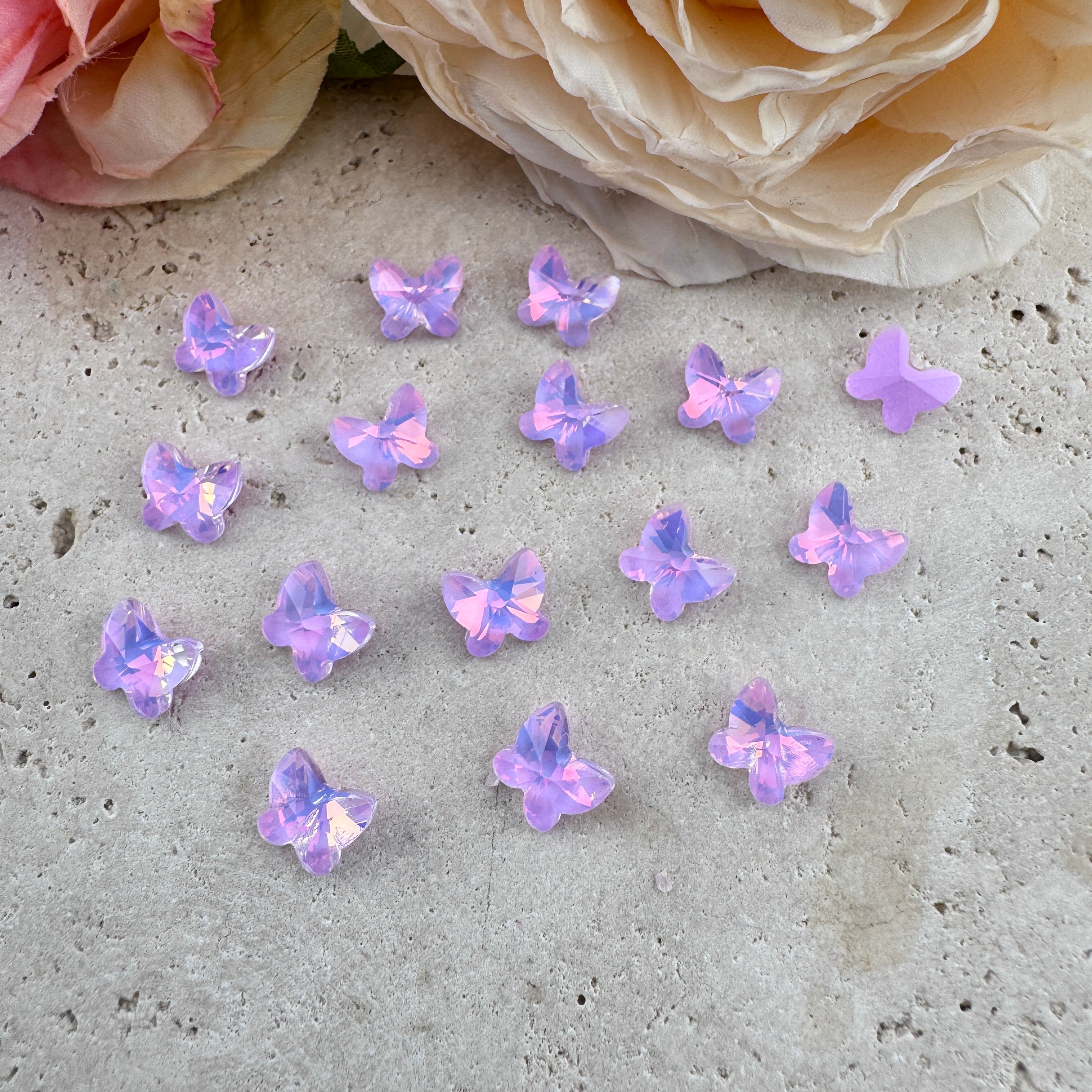 FS19216-About 7×8mm Butterfly Crystal Glass Nail Charms