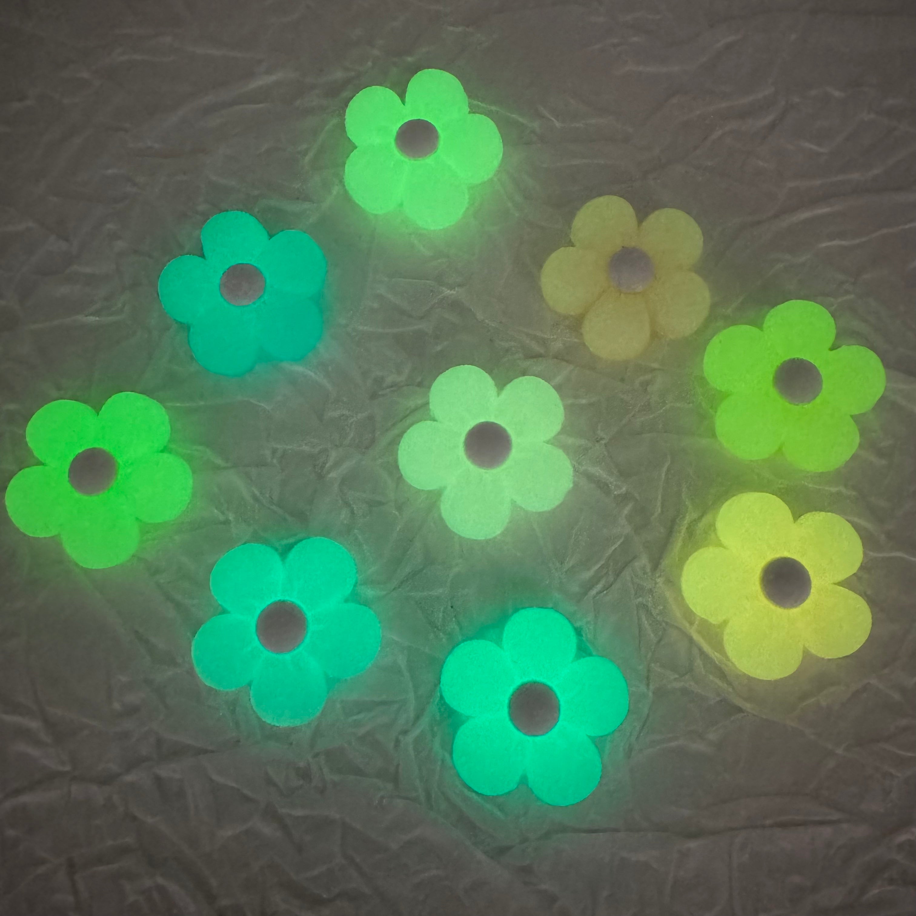 FS1679-Glowing Flower Silicone Focal Beads