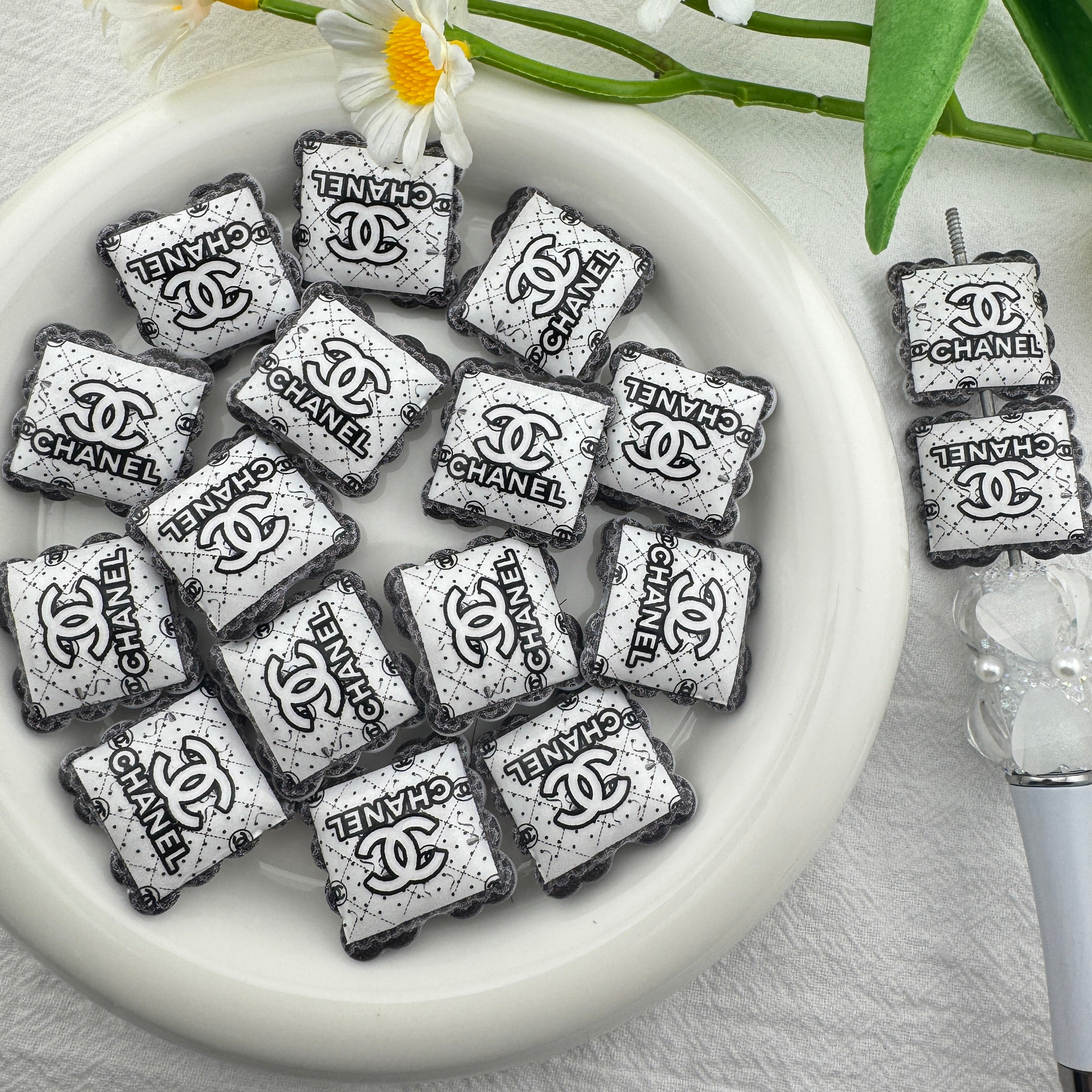 FS670922×22mm Pillow Shape Printed Acrylic Beads Zoe's DIY Shop