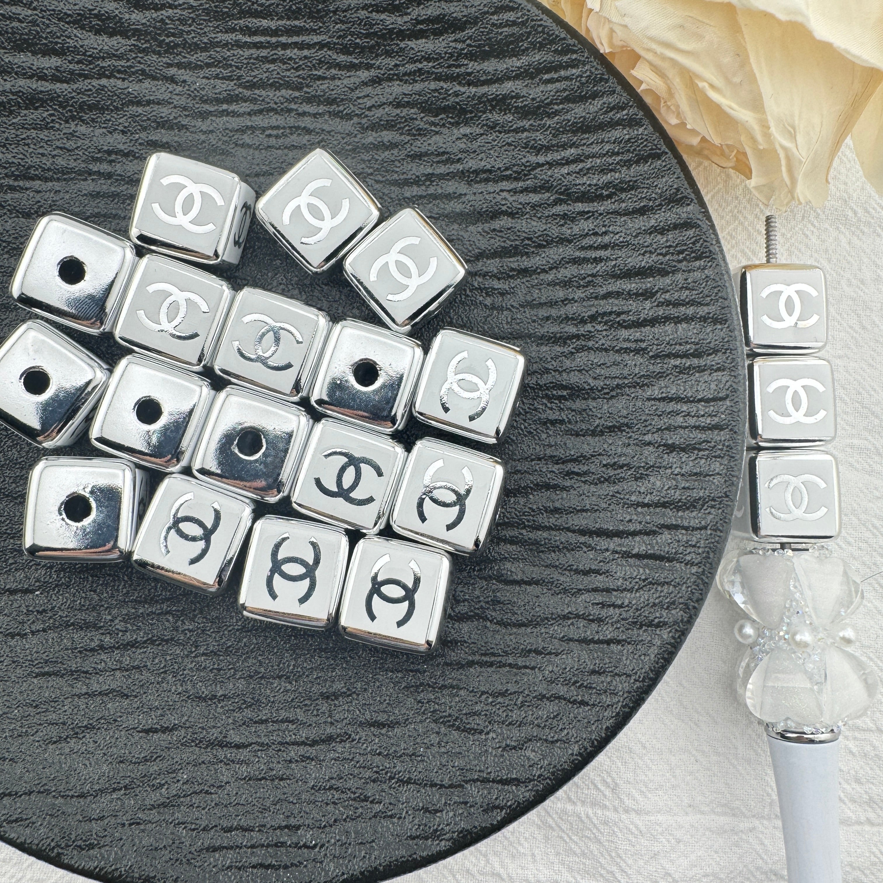 FS6704-16mm Sliver Metallic UV Coating Acrylic Cube Beads Zoe's DIY Shop