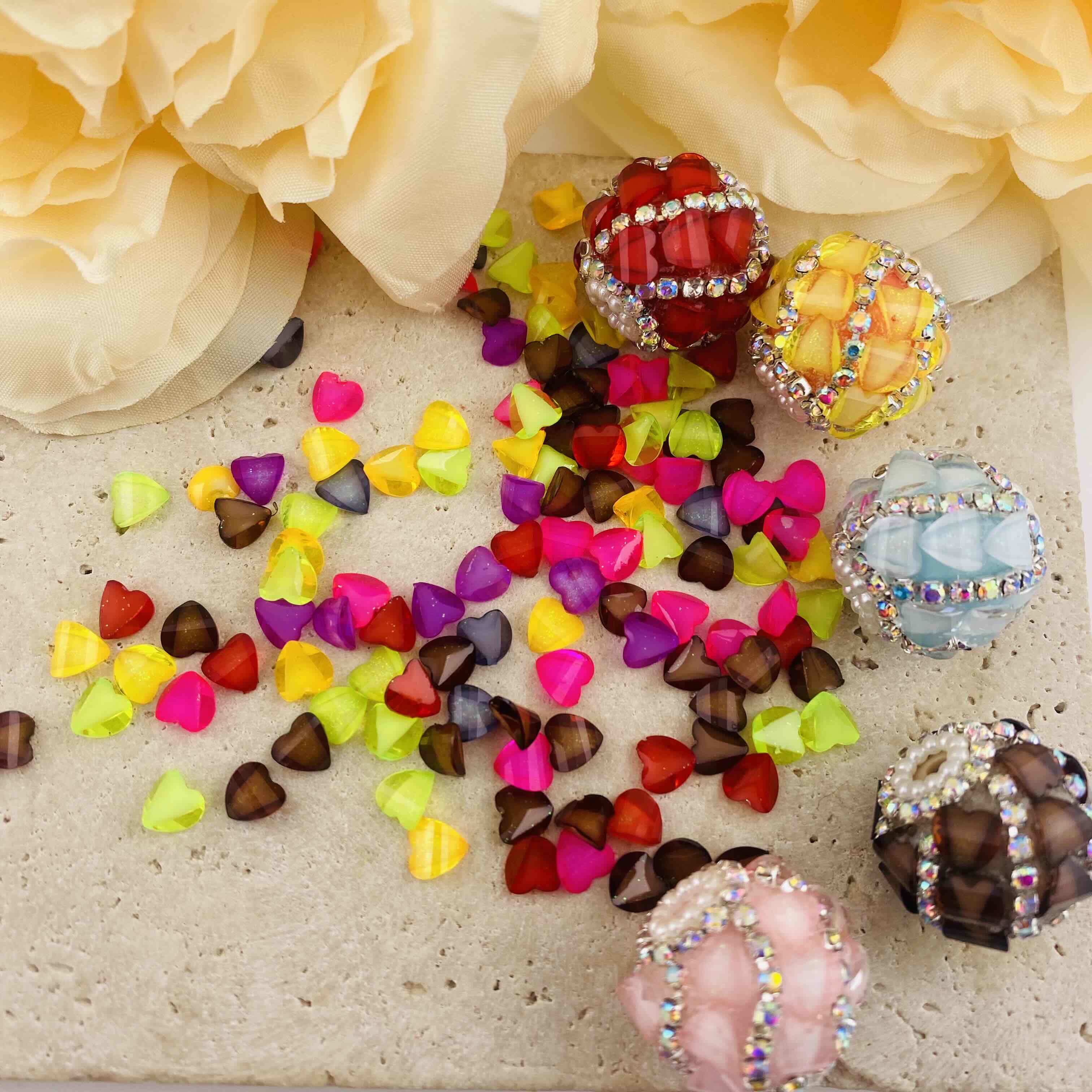 FS19875-6mm Heart Petal Charms