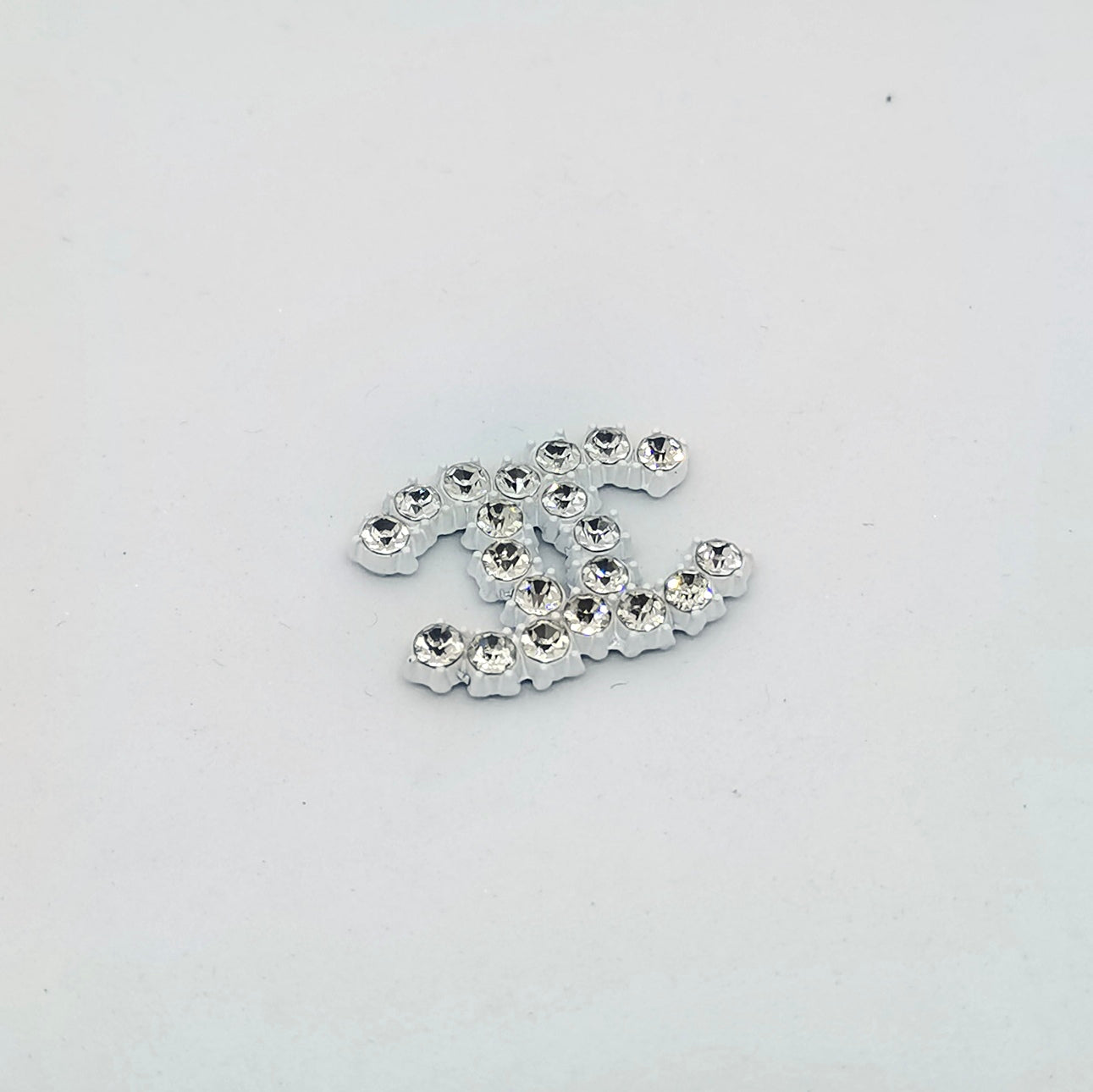 FS2532-About 27×21mm C Rhinestone Metal Patch