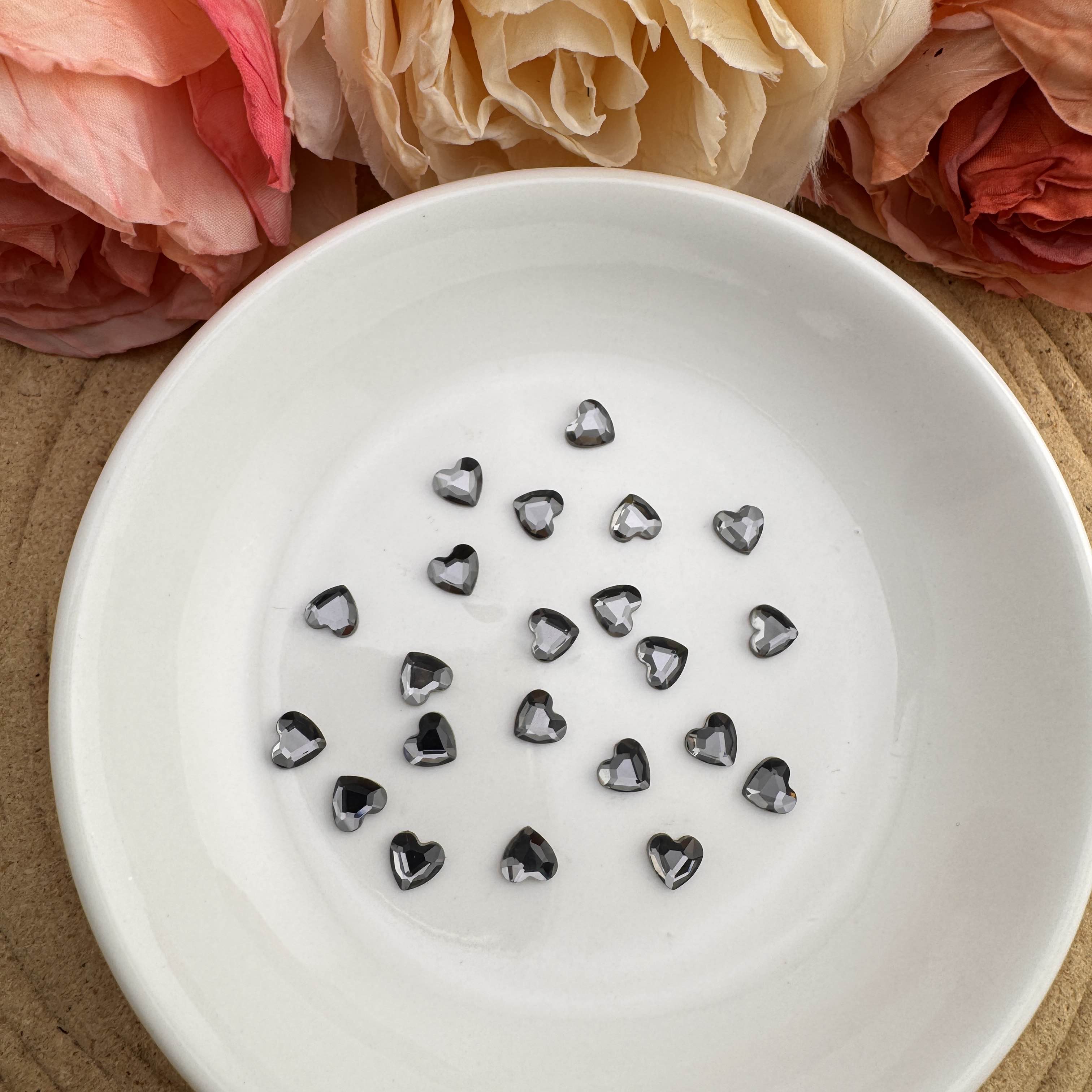 About 6mm Crystal Heart Nail Charms For Making Nail Art Fancy Beads Pens Zoe DIY Wholesale