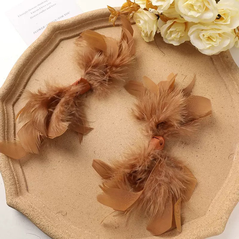 FS10216-Random Mixed Color Feather Bow