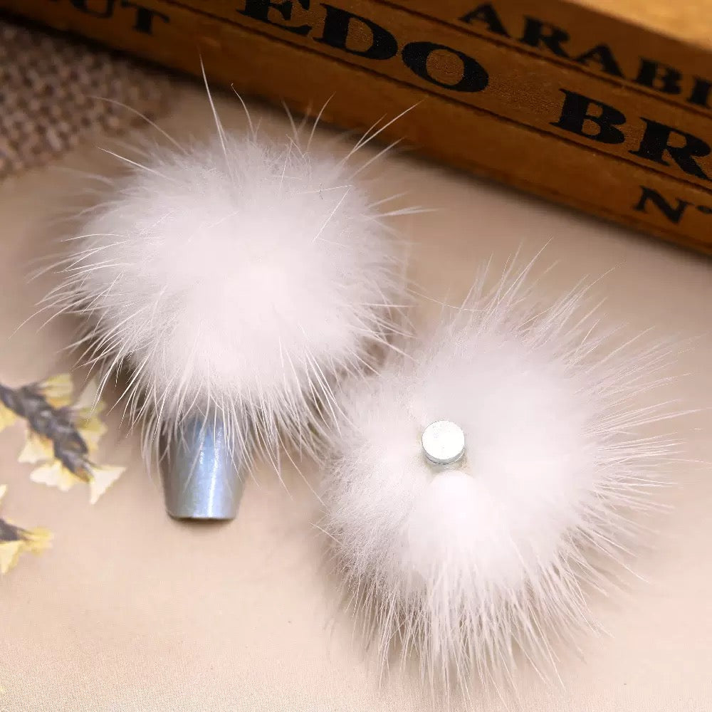 FS10230-Random Mixed PomPom Nail Charms