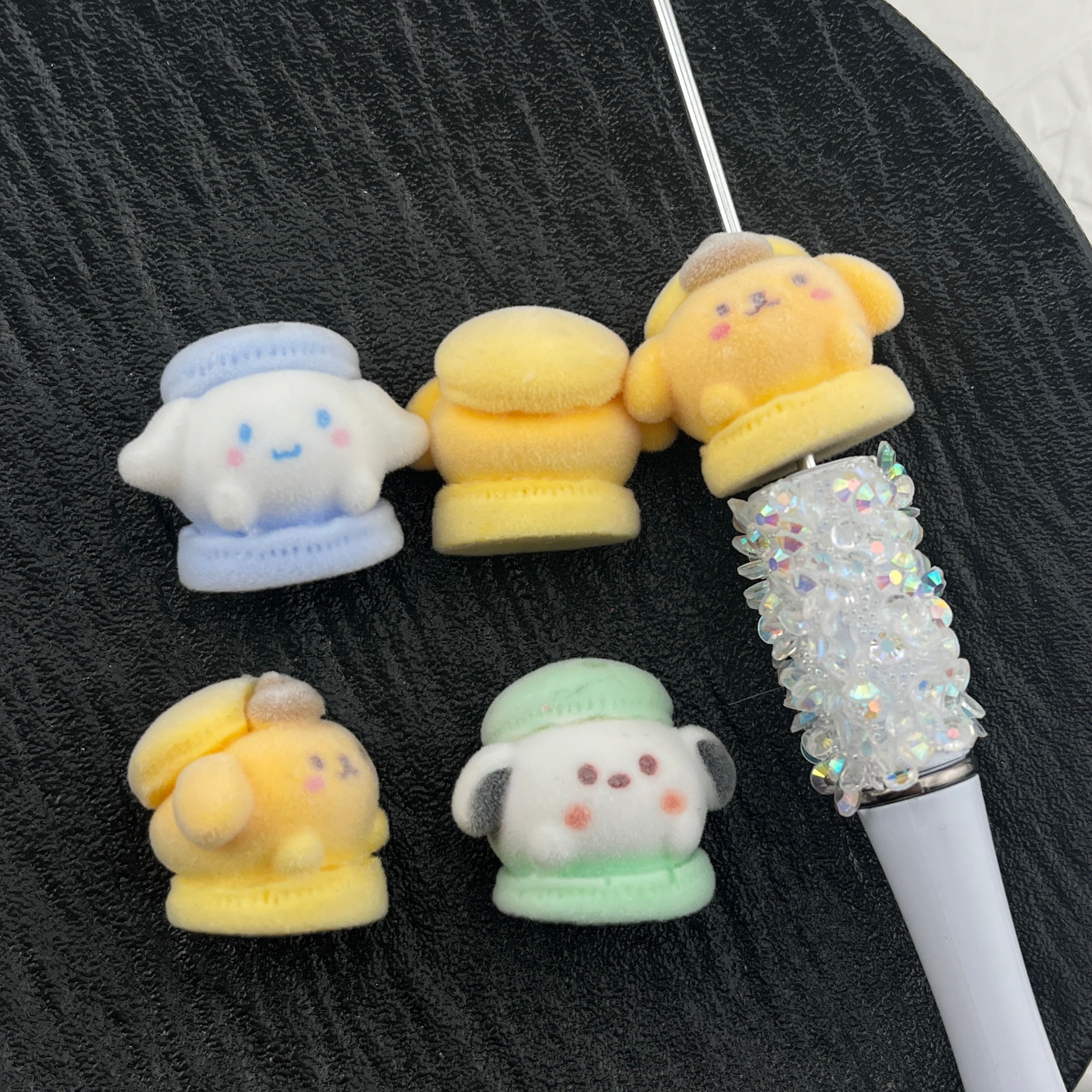 FS1817-Random Mixed Color Sanrio Flocked Resin Beads Fit For Beadable Pens