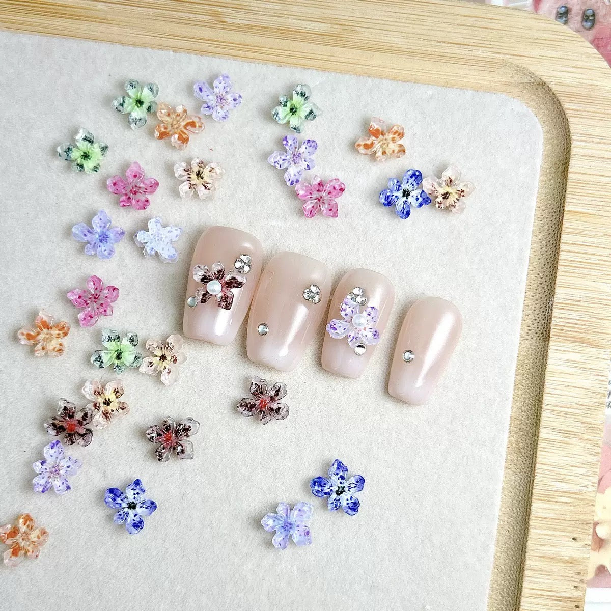 FS6517-9mm Transparent Printing Sakura Resin Nail Charms Nail Charms Floral Nail Art Charms Luminous Flower Charms for Nails Design Floral Charm Resin Flowers Manicure Decorations Blossom Petals Zoe's DIY Shop
