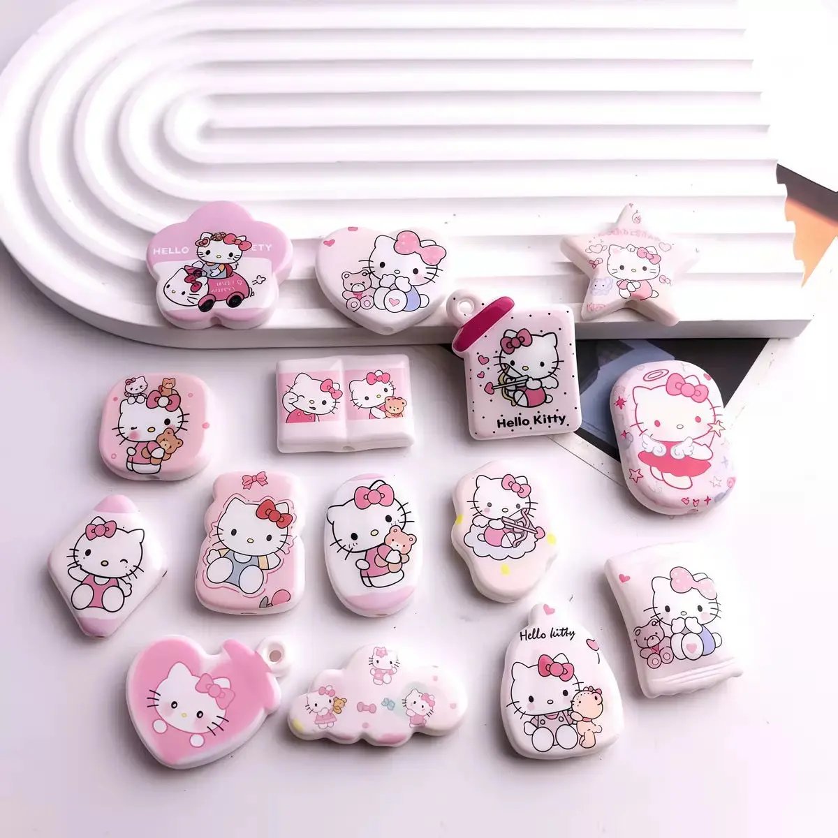 FS6753-Random Mixed HK Acrylic Beads Zoe's DIY Shop