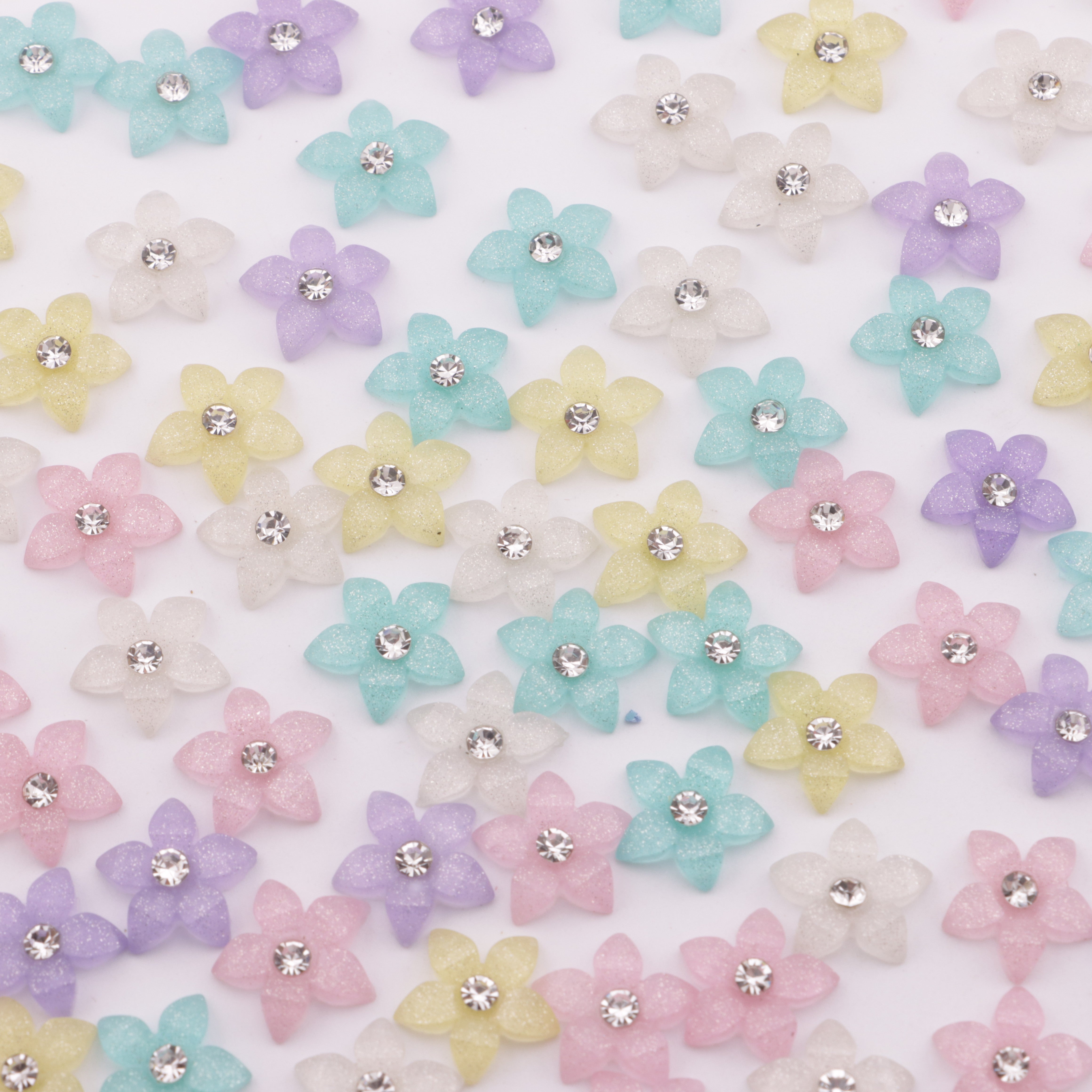 FS5731- 13mm Five-petal Flower Patch With Diamonds