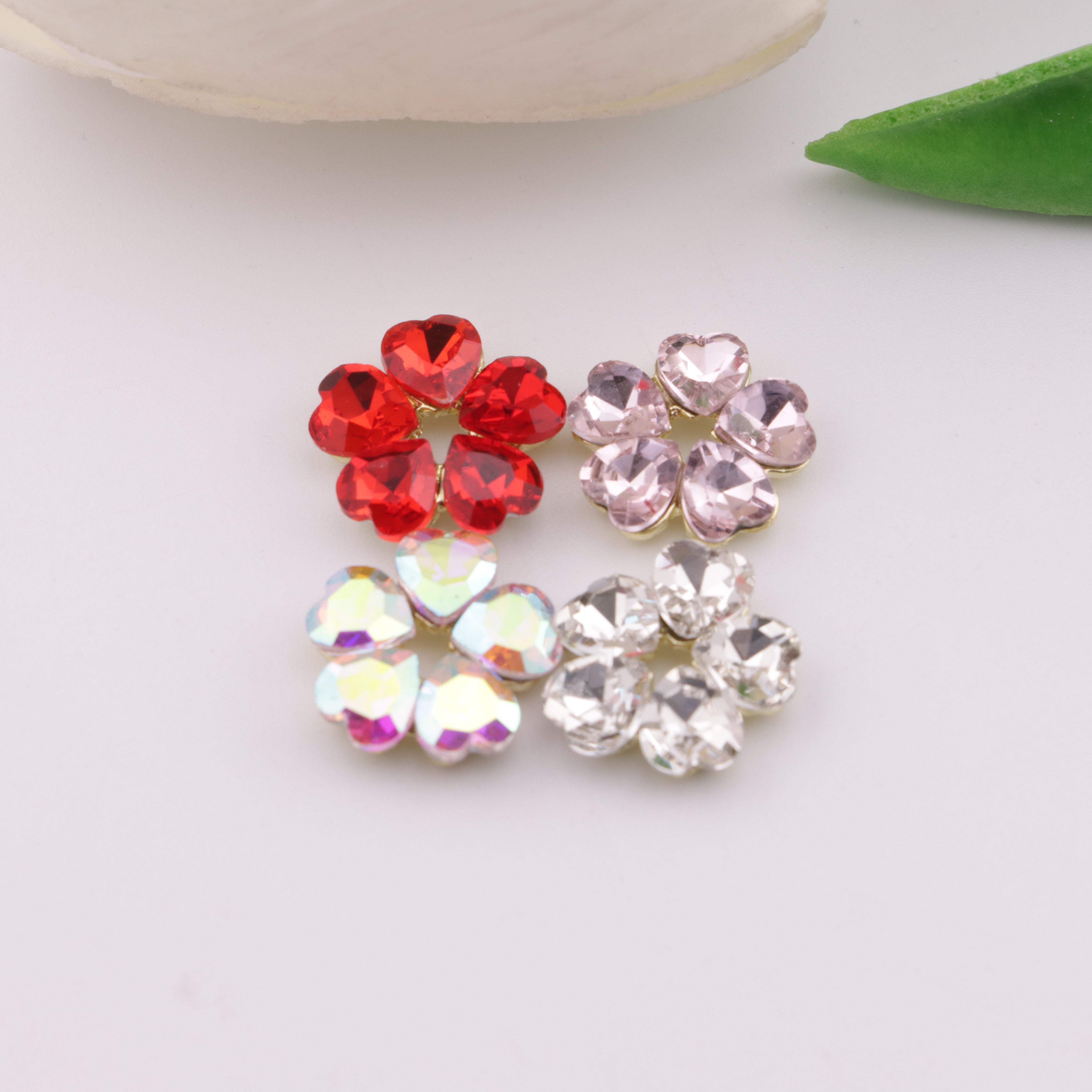 FS3994- 13*13mm Heart Flower Charms Five-Petal Heart-Shaped Flower Nail Stickers