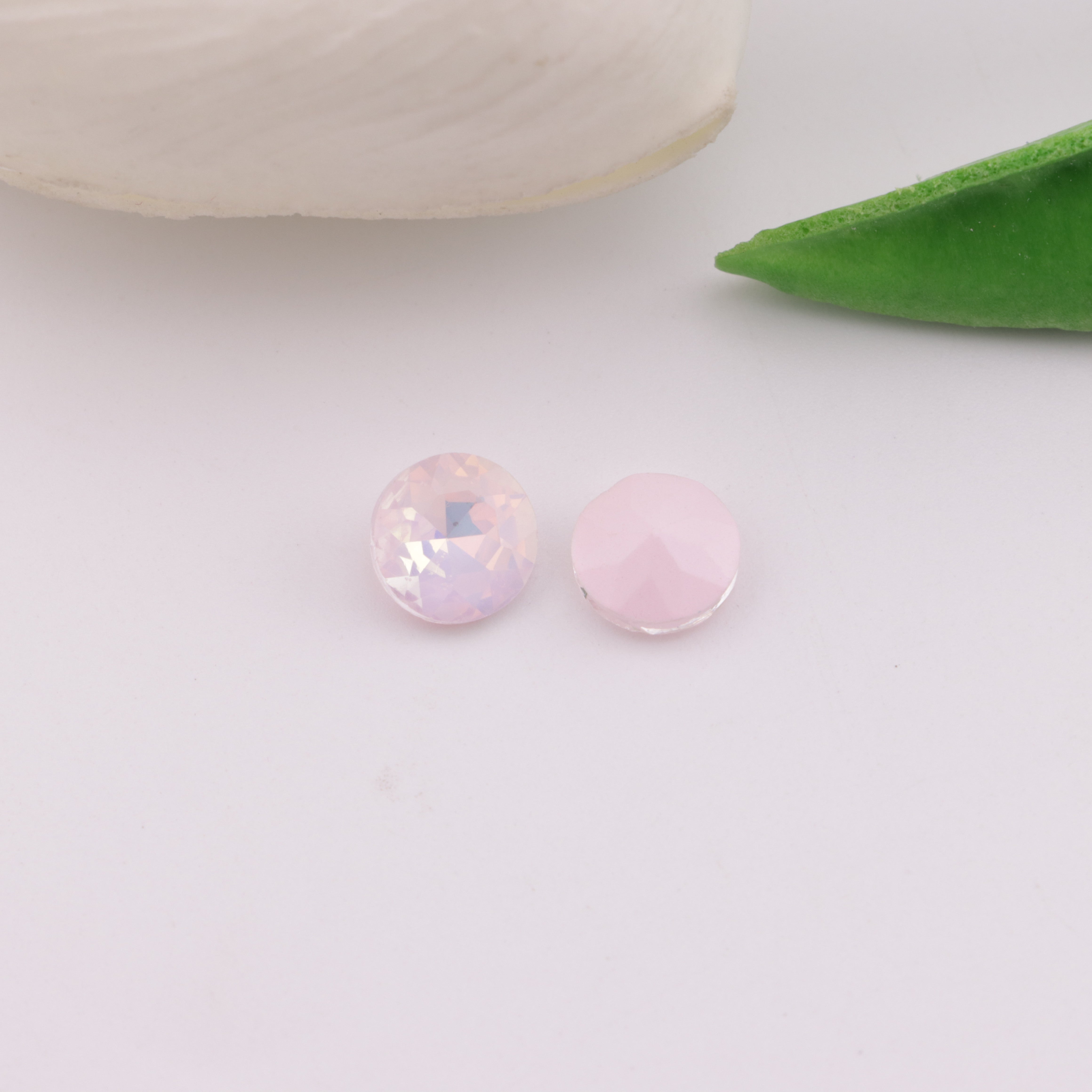 FS2864- 8mm Pink Pointed-Bottom Mocha Round Diamond