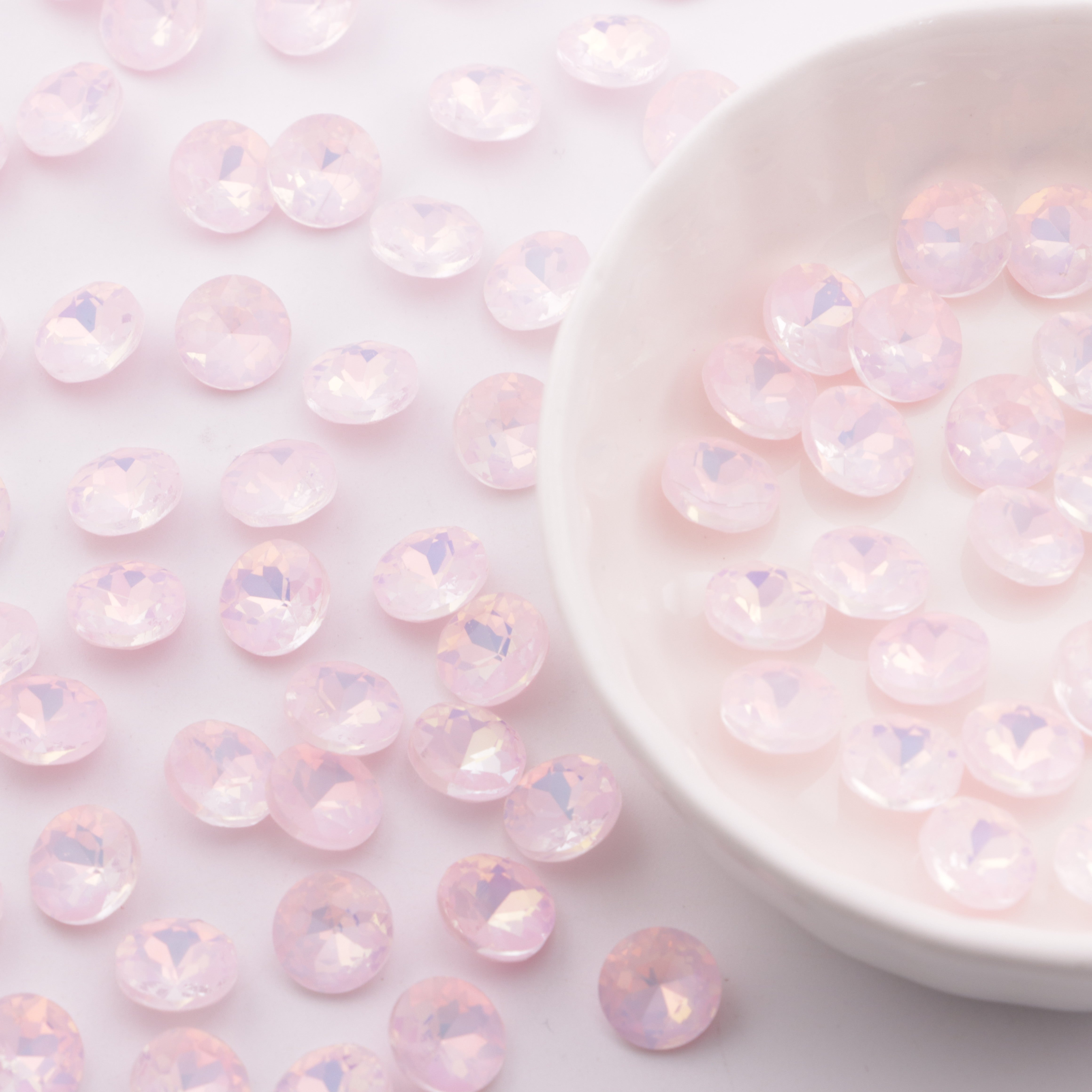 FS2864- 8mm Pink Pointed-Bottom Mocha Round Diamond