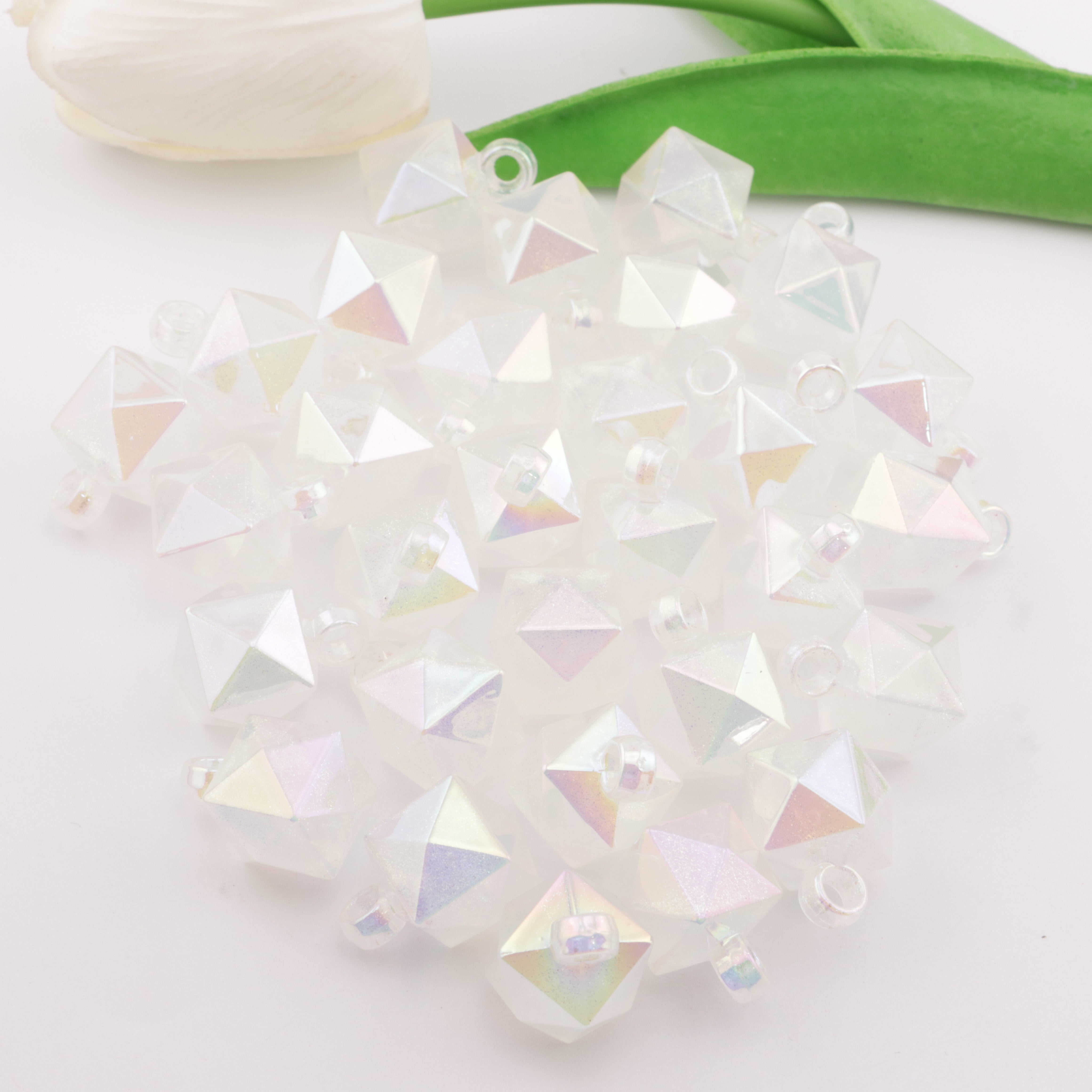 FS4105- 16mm Glowing Rhomb Beads Charms, Rhombus Fine Glittering Night-Light Car Hanging Pendant Beads