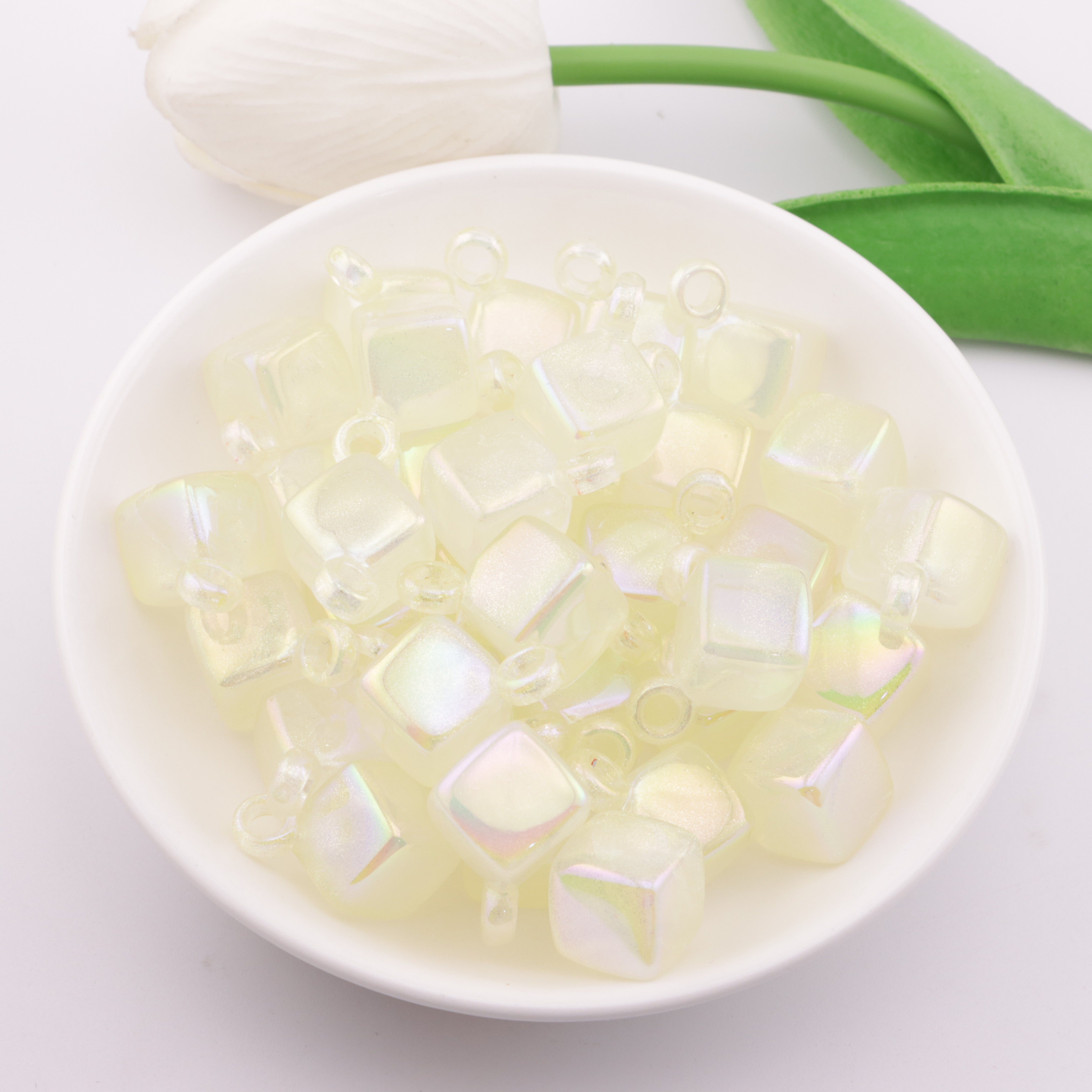 FS3423- 16mm Fine Glitter Square Car Hanging Beads