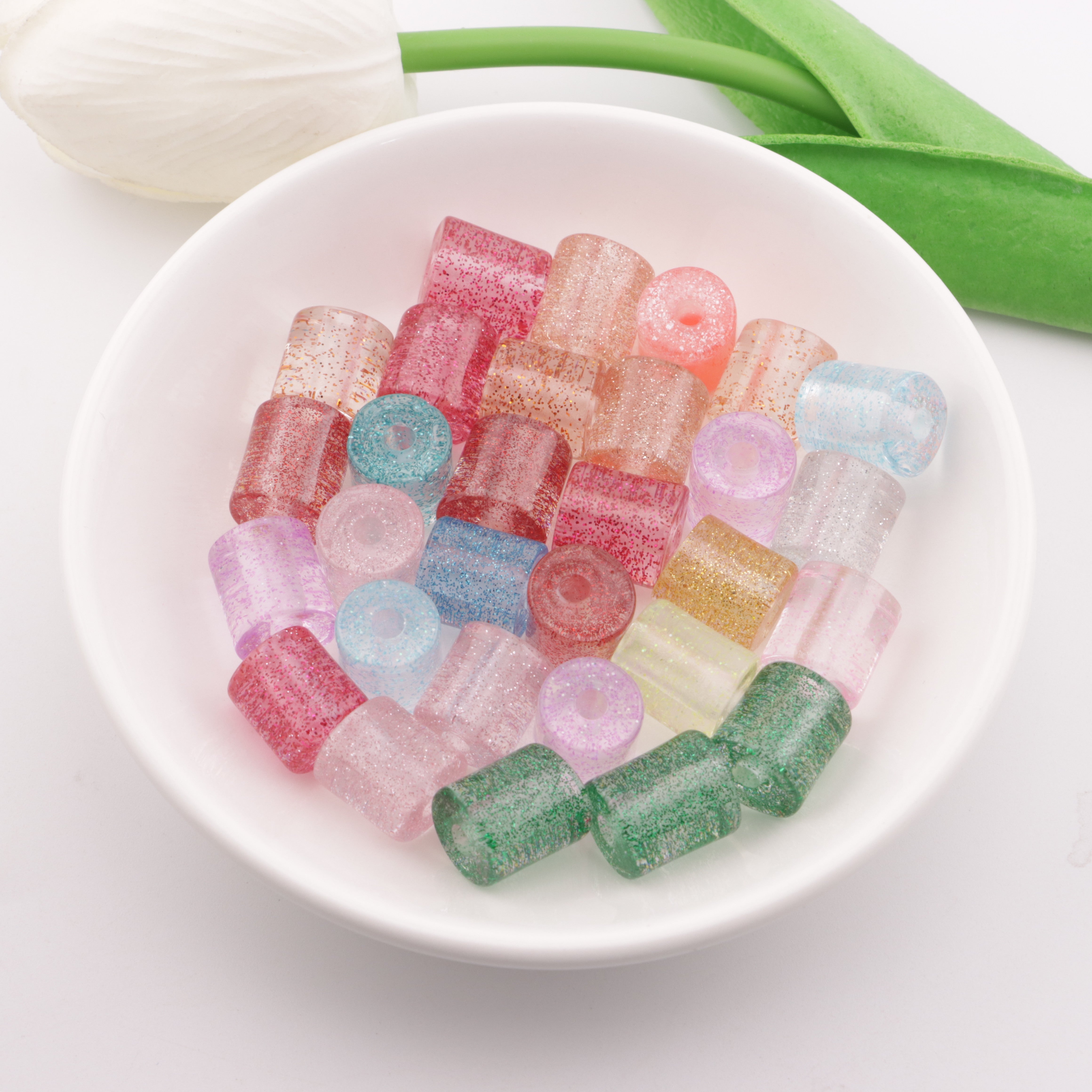 FS5888- 12.5mm High, 11mm Diameter, Cylindrical Resin Beads With Fine Glitter