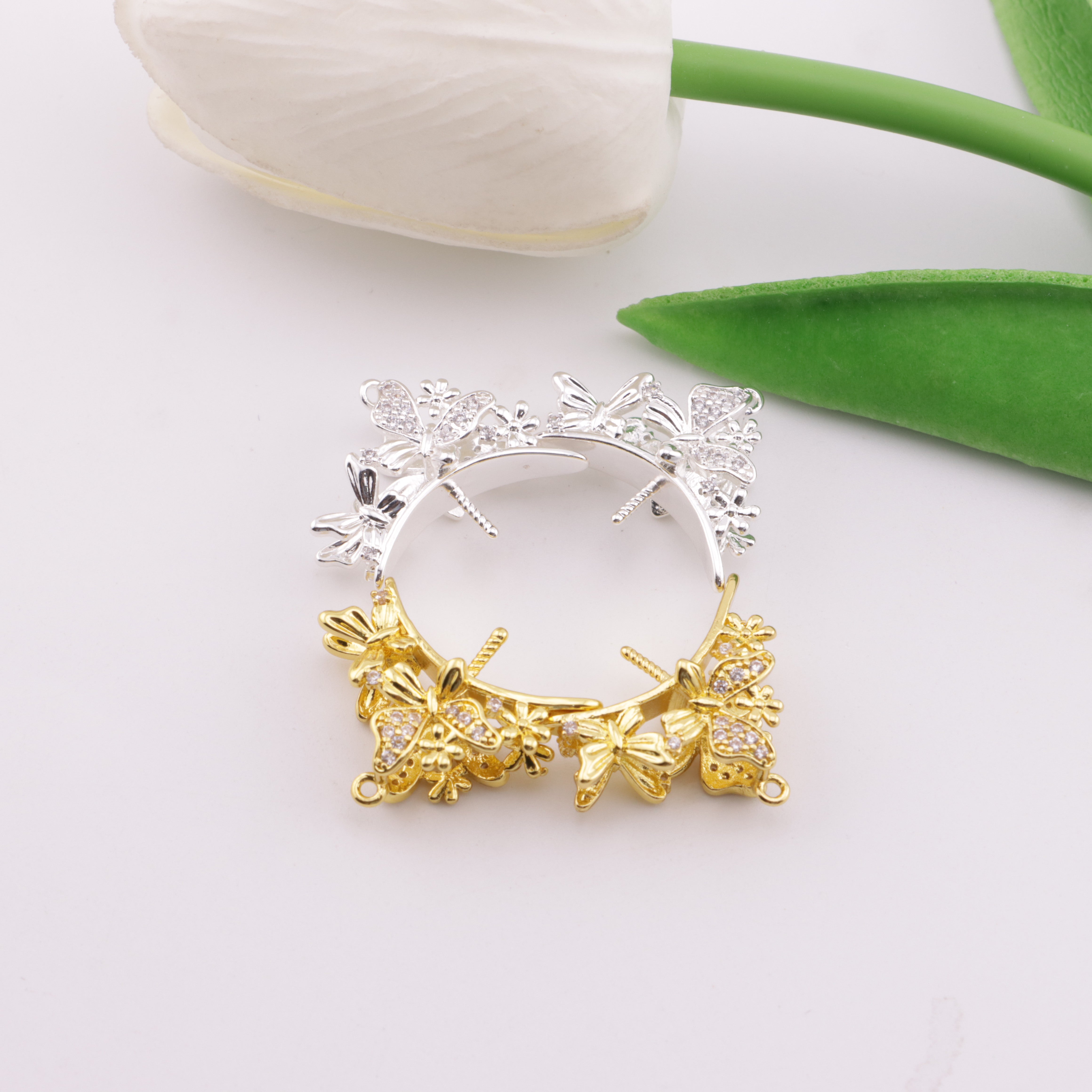 FS5883- Two Butterflies And Flower Pin
