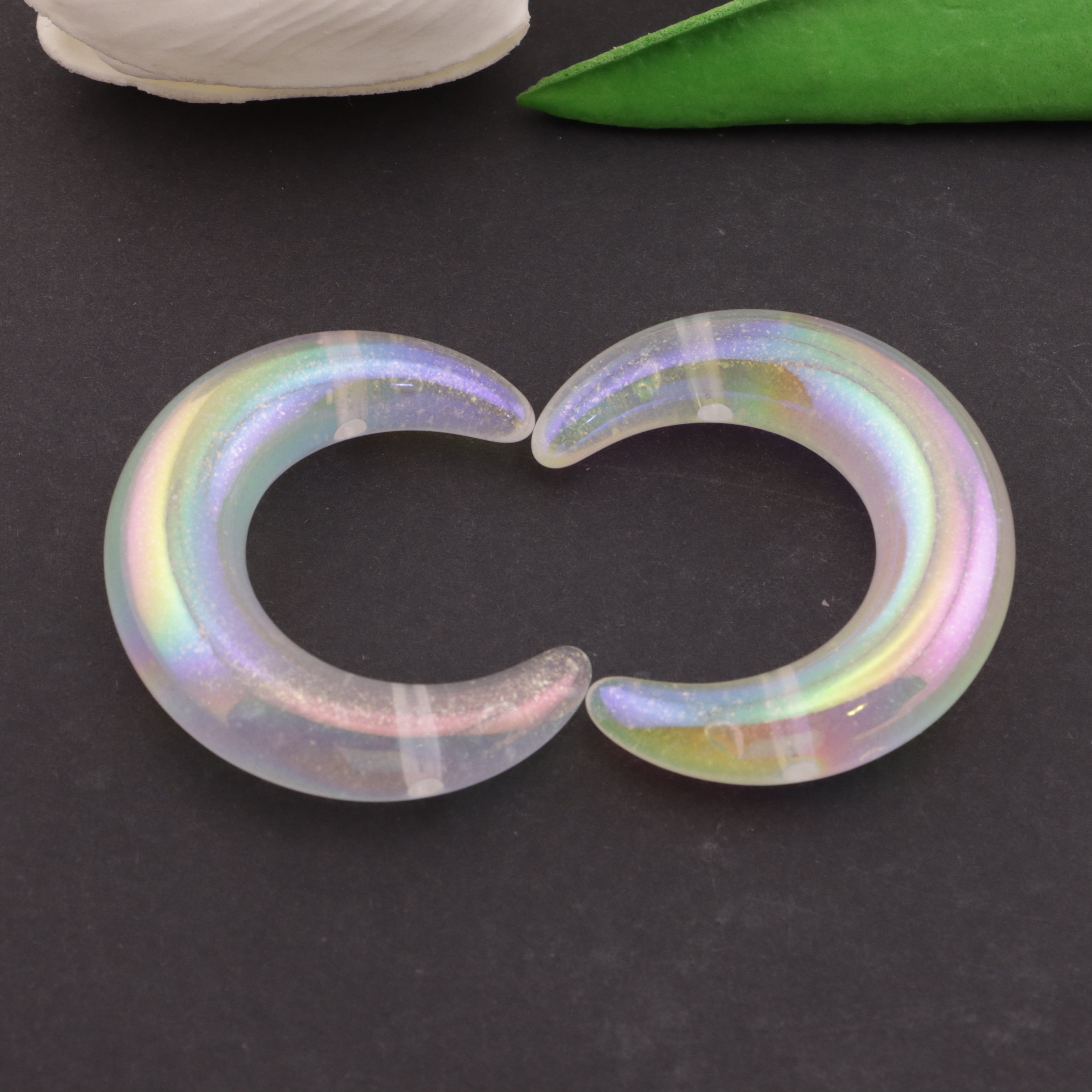 FS3157- 45mm Two - Hole Glowing Moon Beads