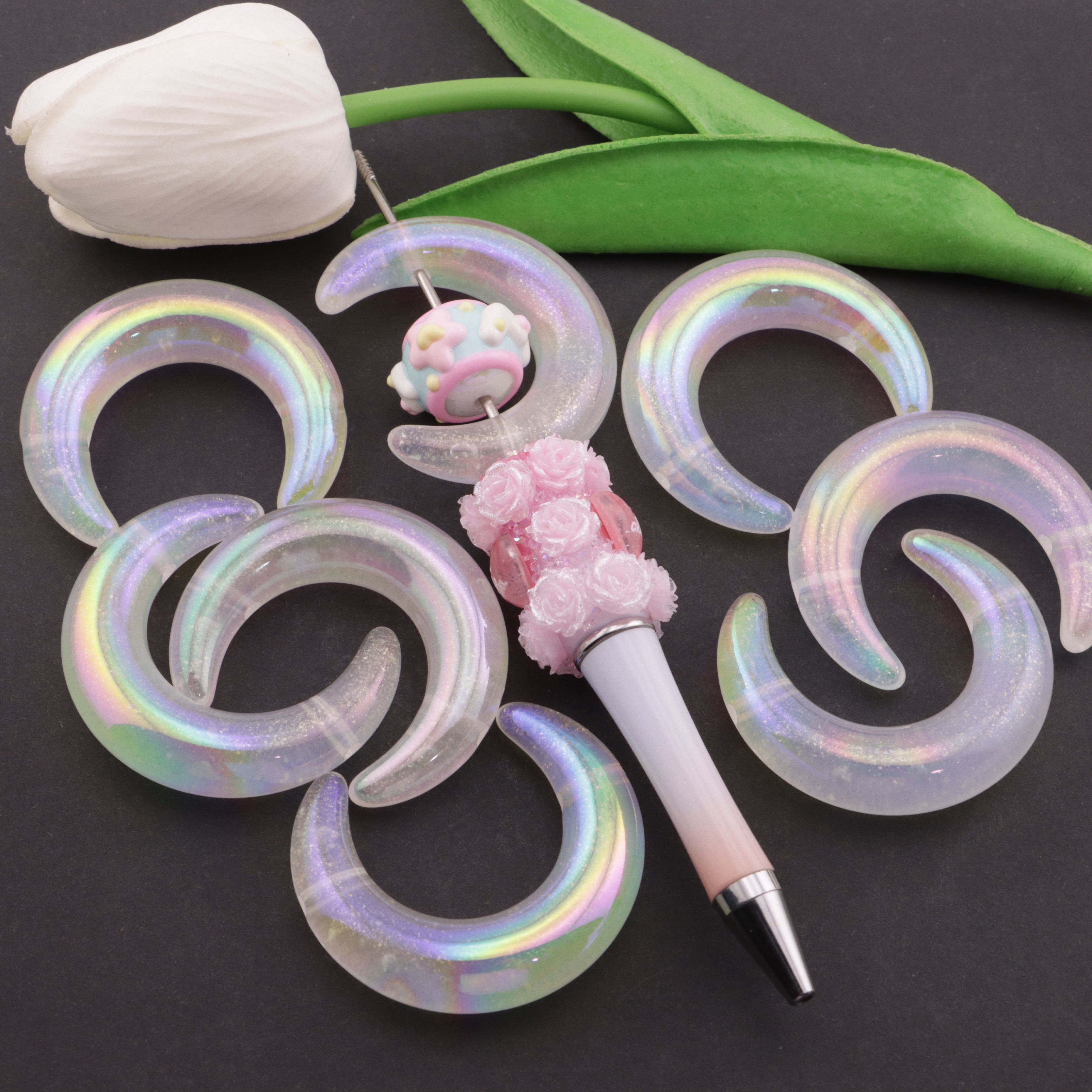 FS3157- 45mm Two - Hole Glowing Moon Beads