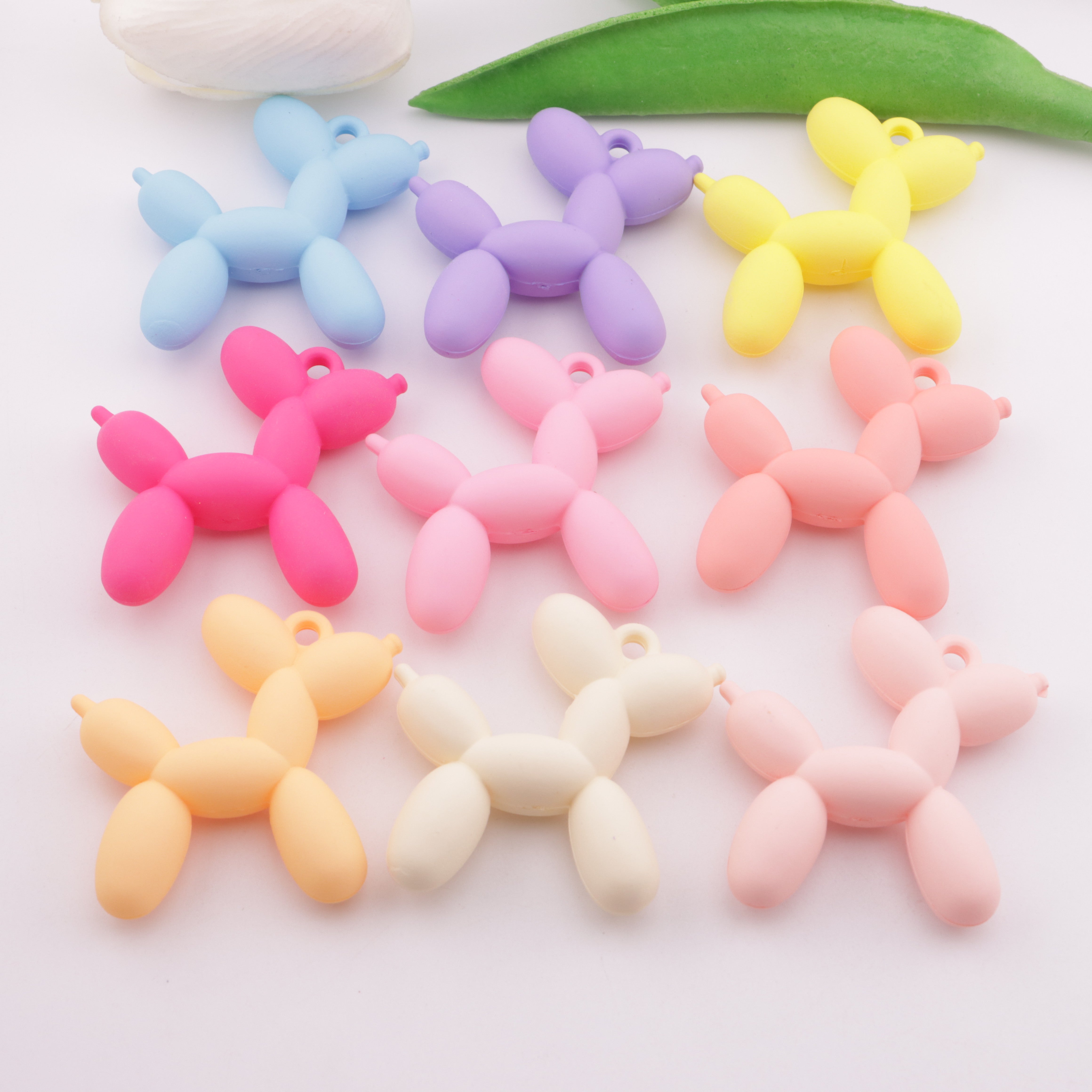 FS5827- Paint - textured Balloon Dog Pendant