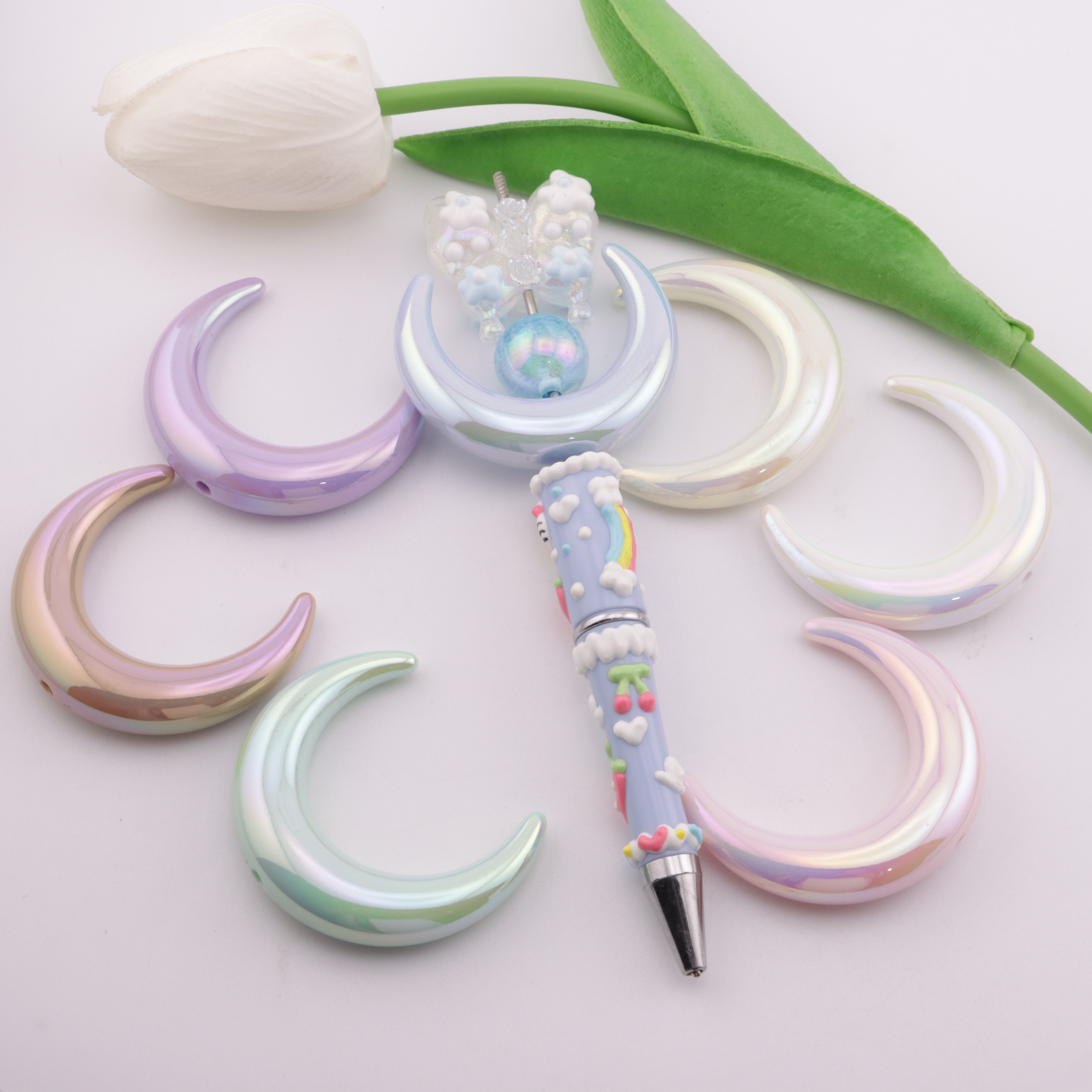 FS5211- Approximately 35×47mm Single-Hole Vertical-Hole Moon Acrylic Beads