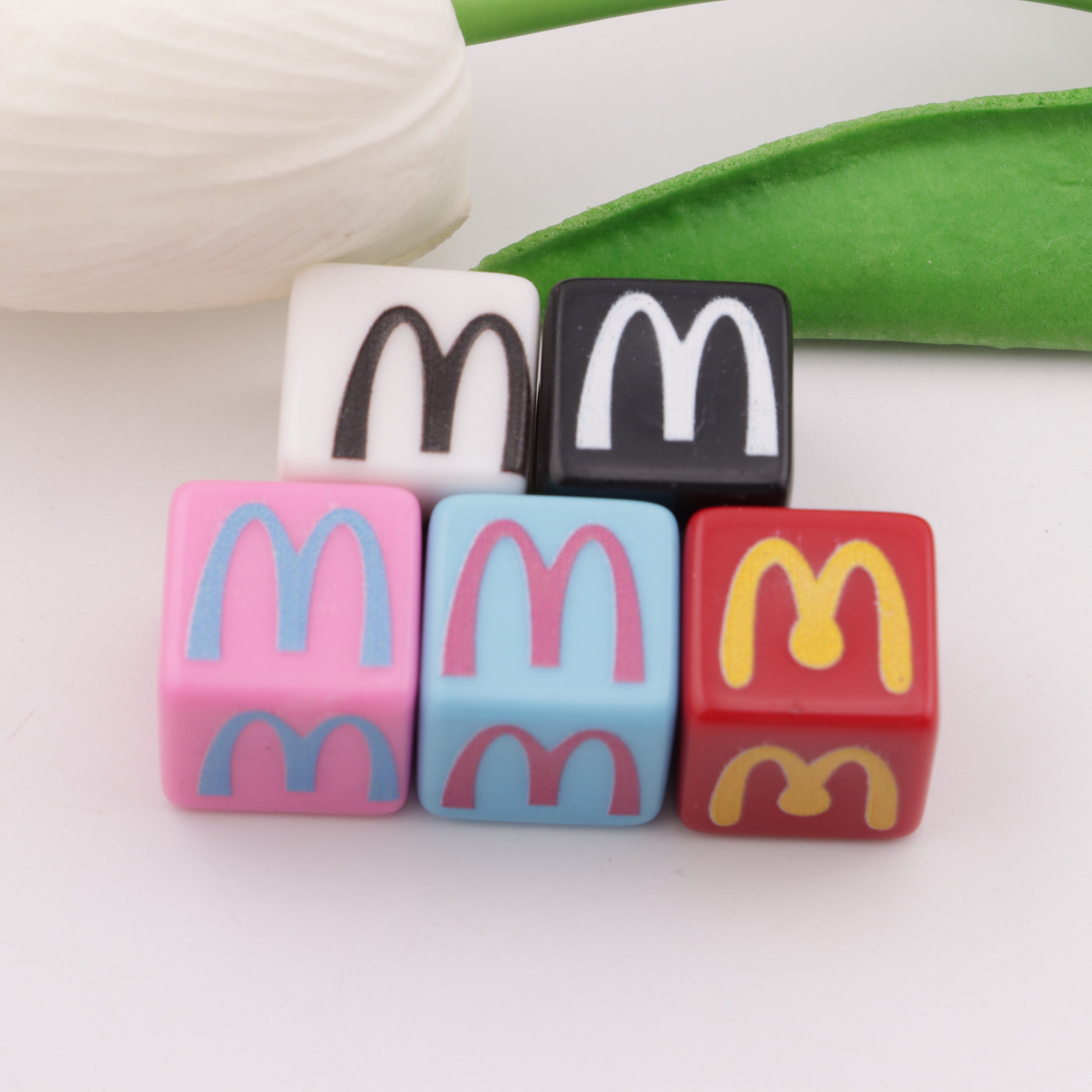 FS5833- 16×16mm Holes 6mm McDonald's M Square Beads