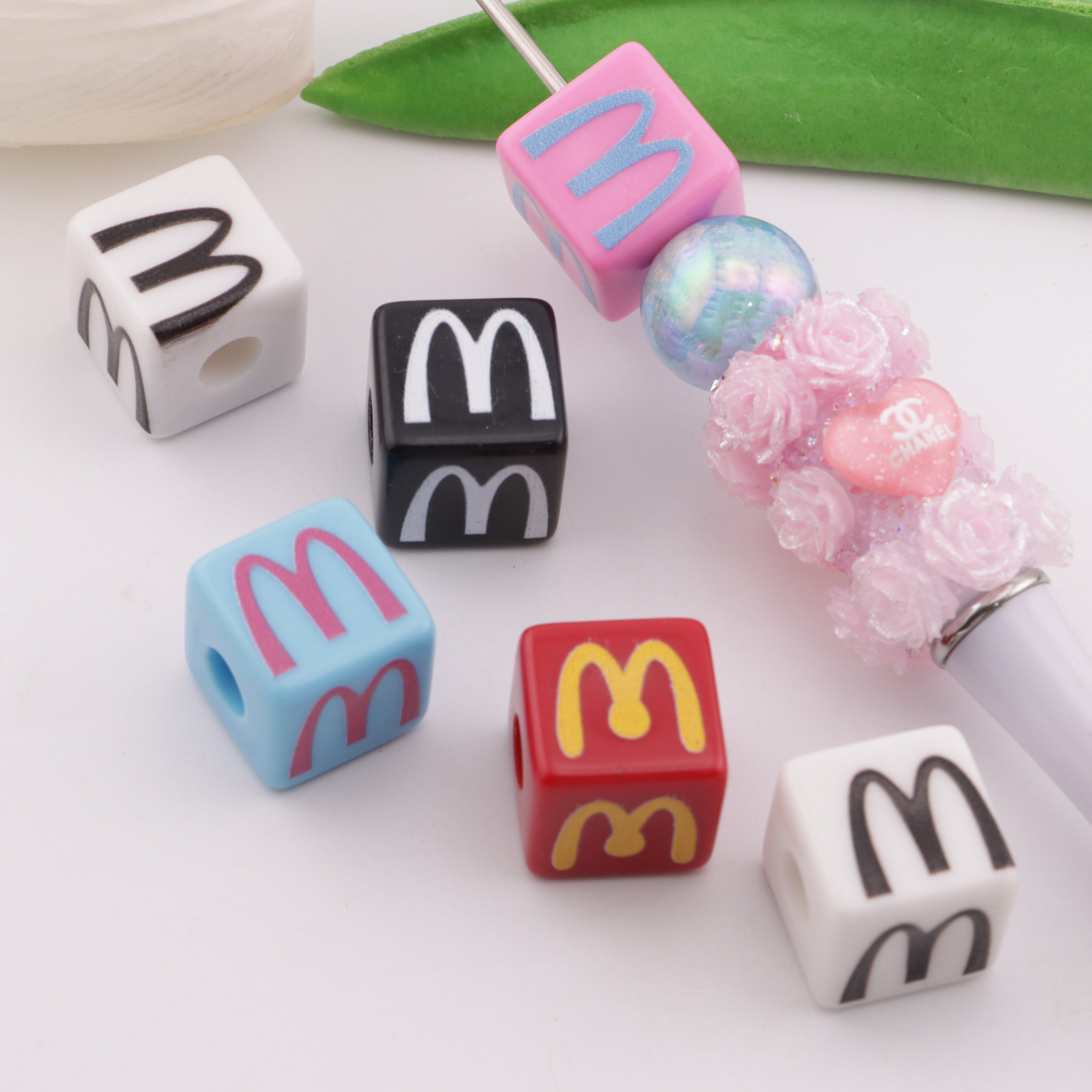 FS5833- 16×16mm Holes 6mm McDonald's M Square Beads