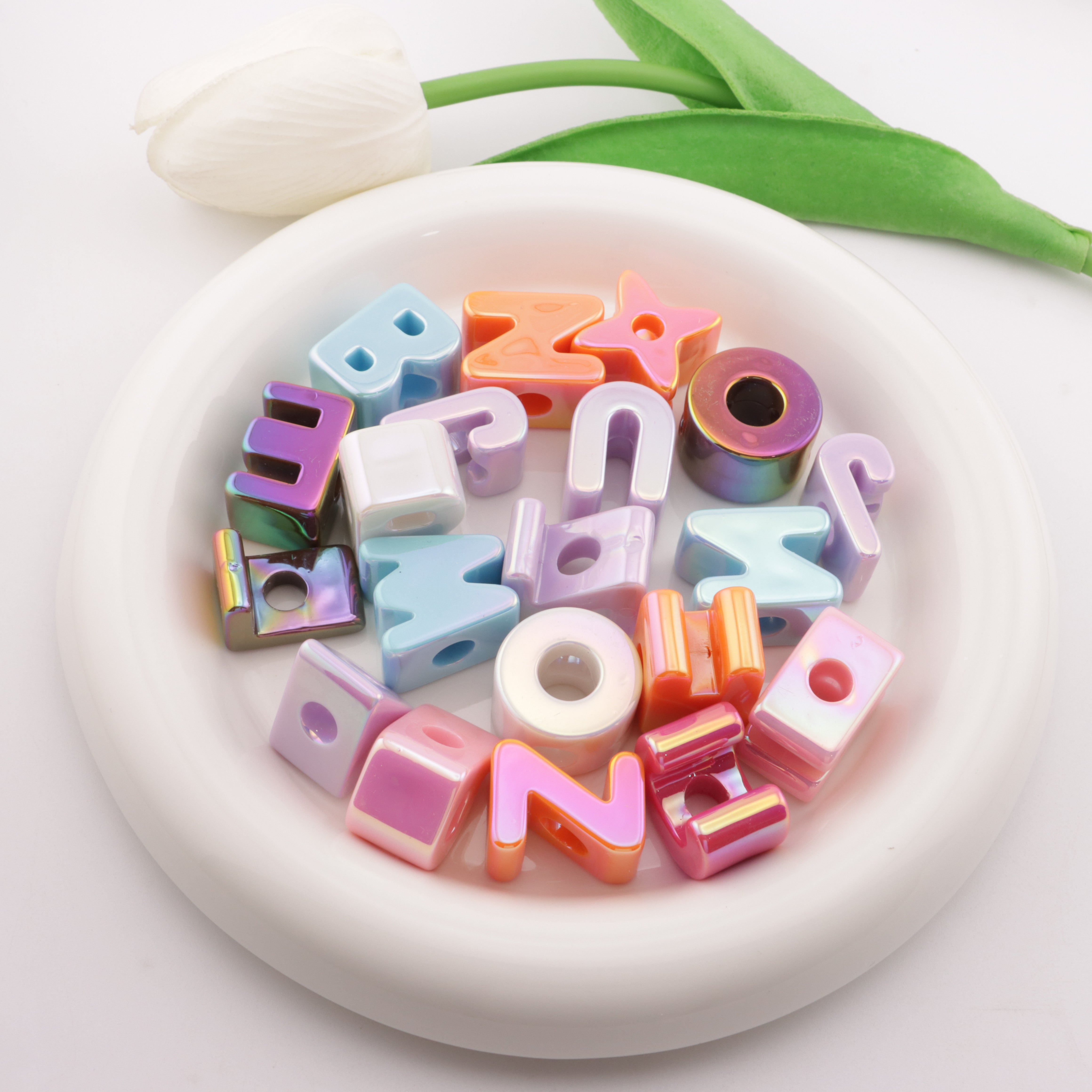 FS5726- UV Plated Letter Acrylic Beads