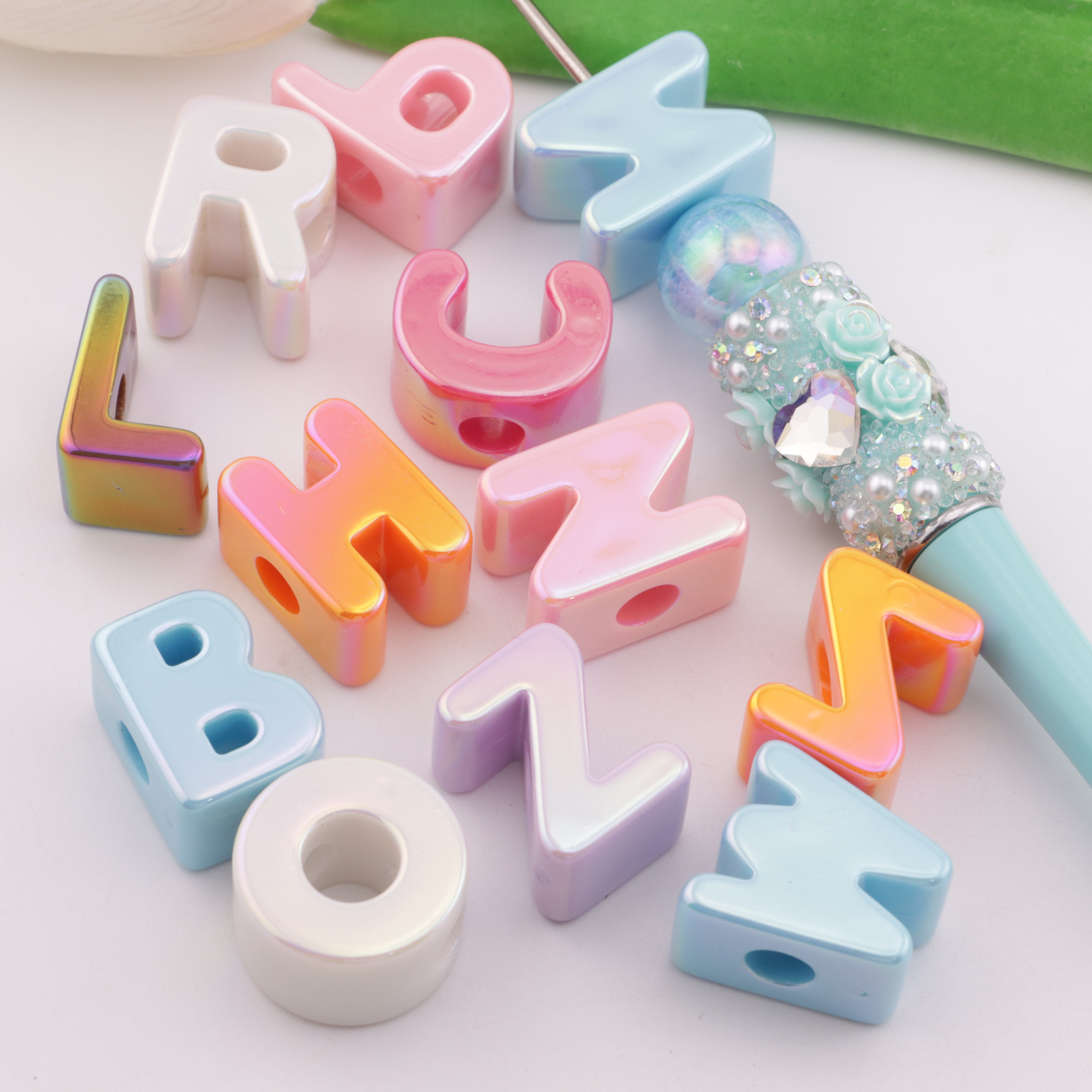 FS5726- UV Plated Letter Acrylic Beads