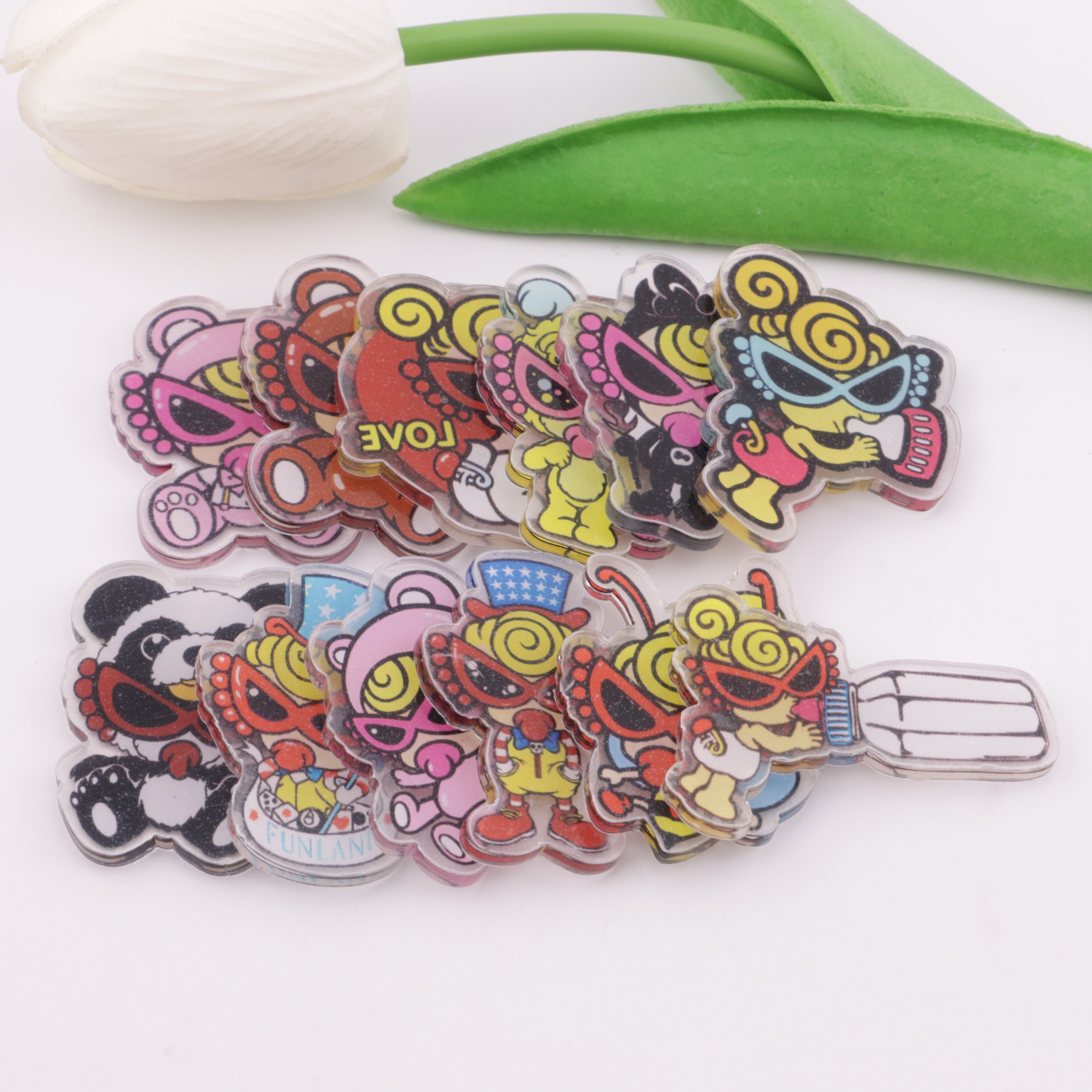 FS5755- Black Sunglass Teethers Acrylic Sheets (Approximately 17 Pcs. The Quantity Varies Due To Size Differences, But It Will Weigh 50 G) Zoe's DIY Shop