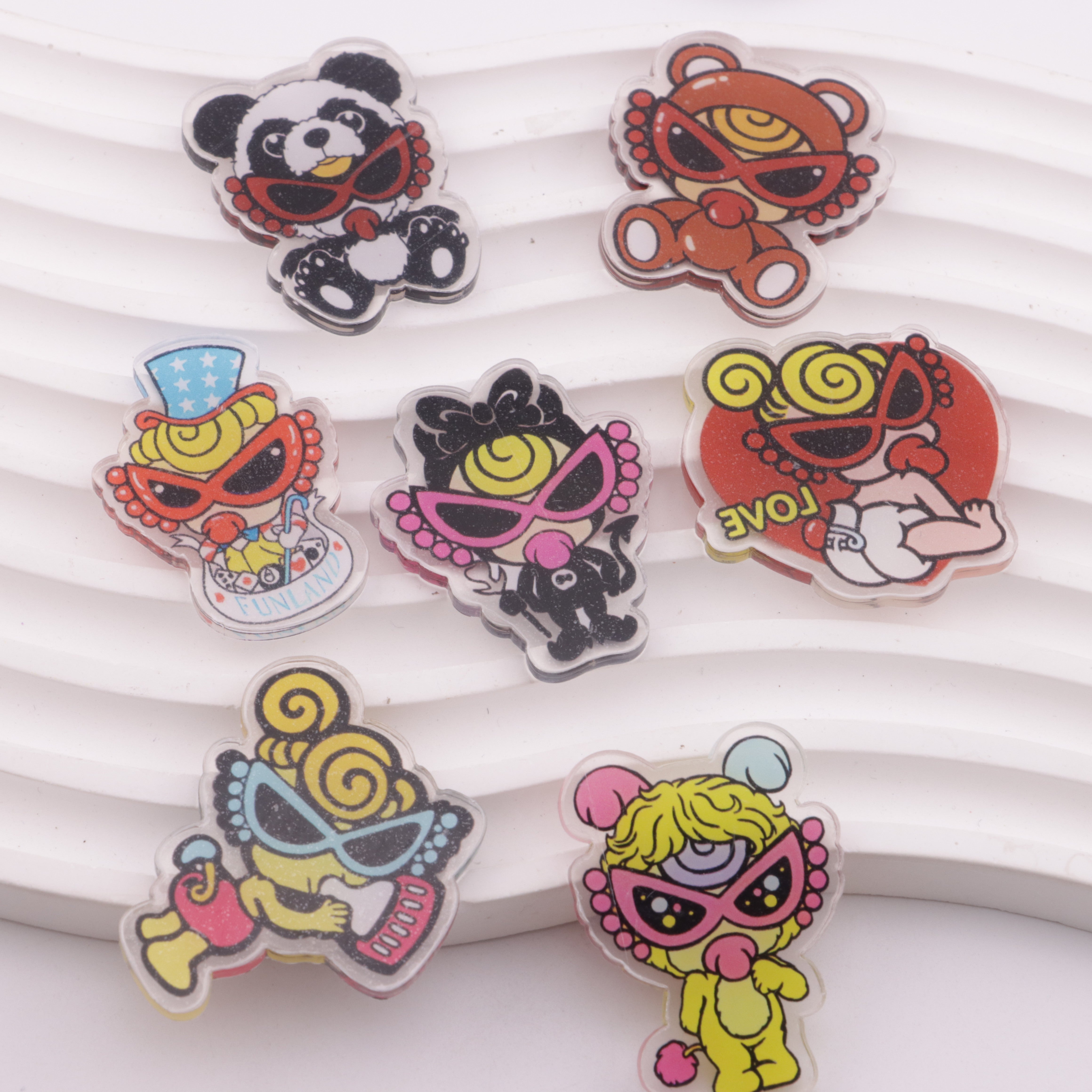 FS5755- Black Sunglass Teethers Acrylic Sheets (Approximately 17 Pcs. The Quantity Varies Due To Size Differences, But It Will Weigh 50 G) Zoe's DIY Shop