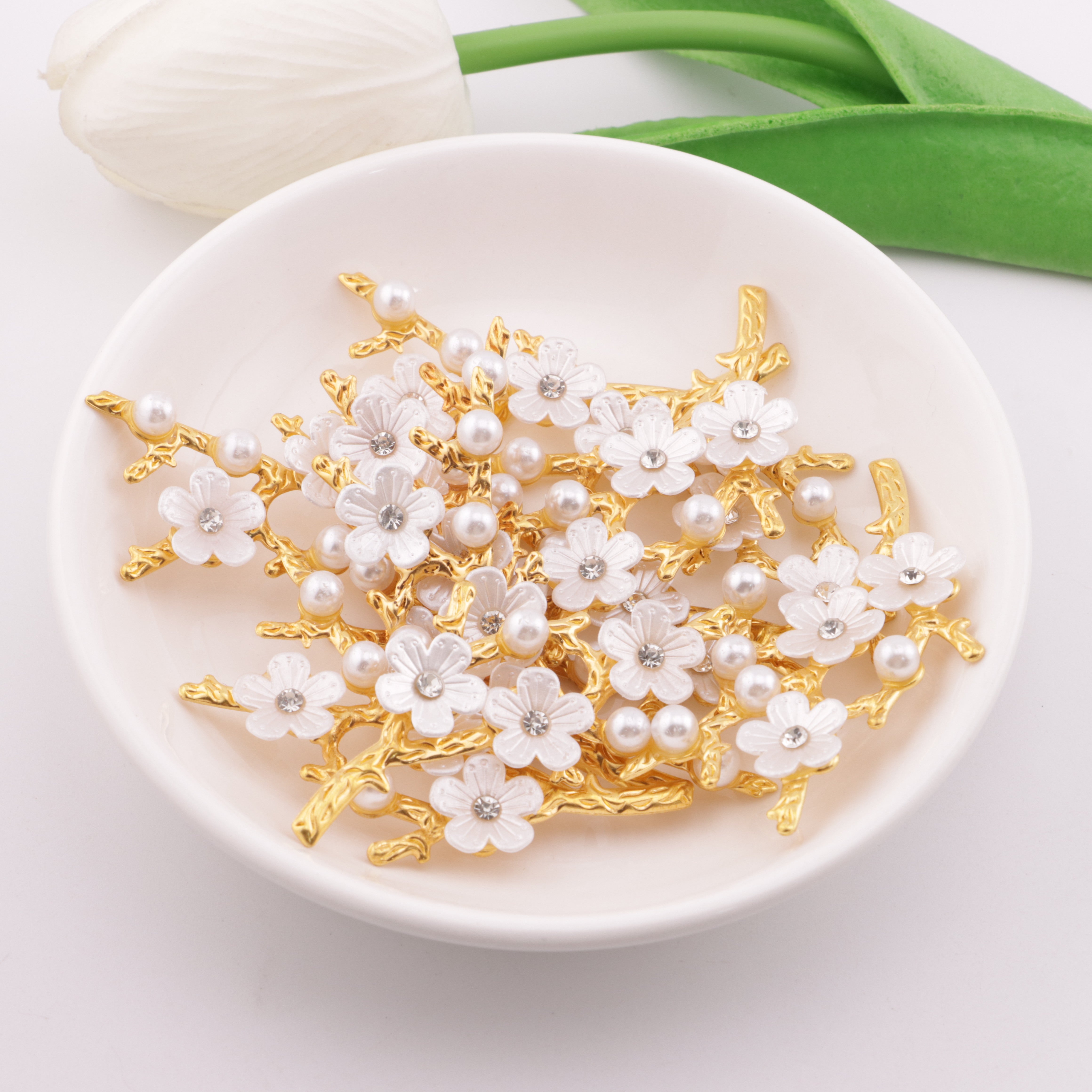 FS5855- 34*53mm Plum Blossom Branch Patch, Gold