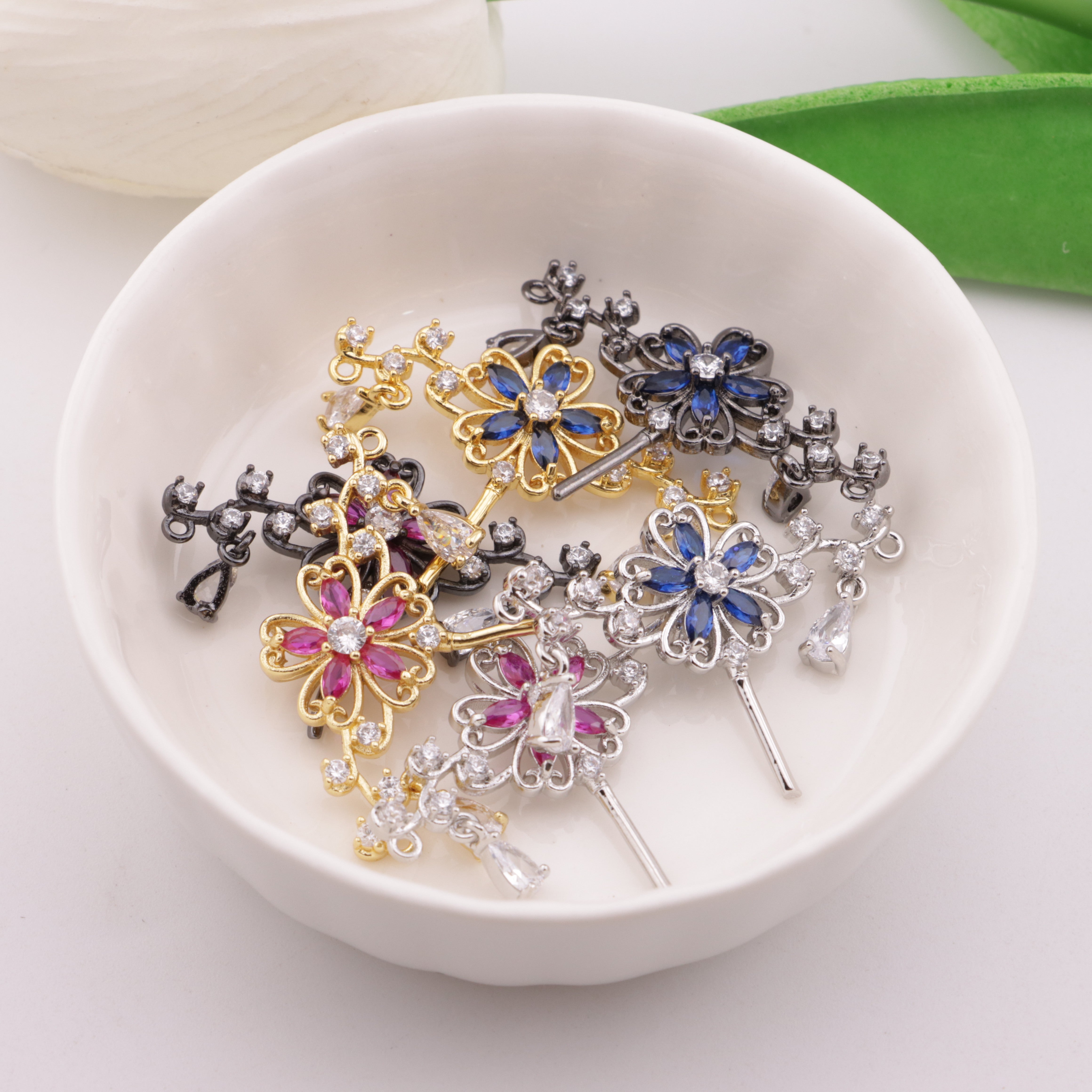 FS5913- Copper-Plated Cubic Zirconia Pendant